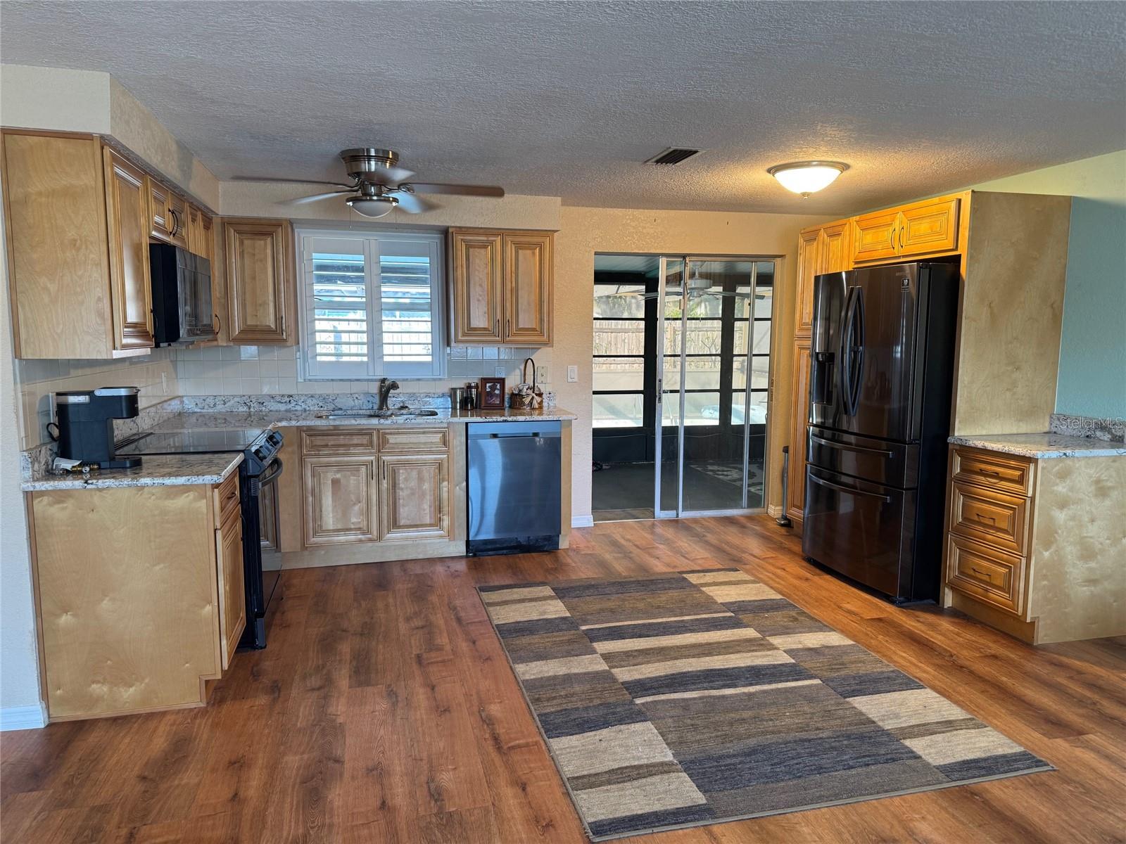 Image 8 of 13 For 7833 Teal Drive