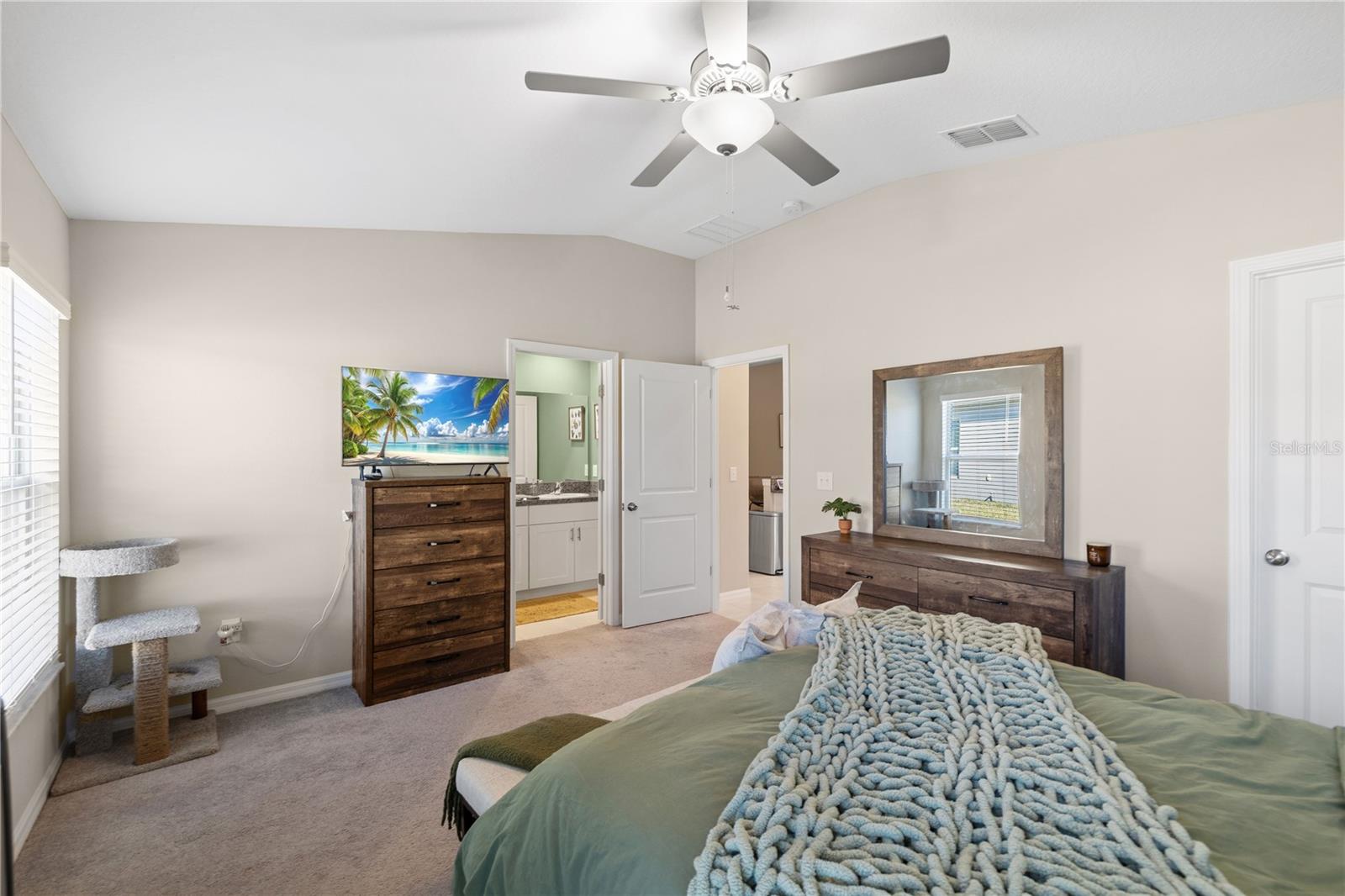 Image 7 of 44 For 14042 Weddington Terrace