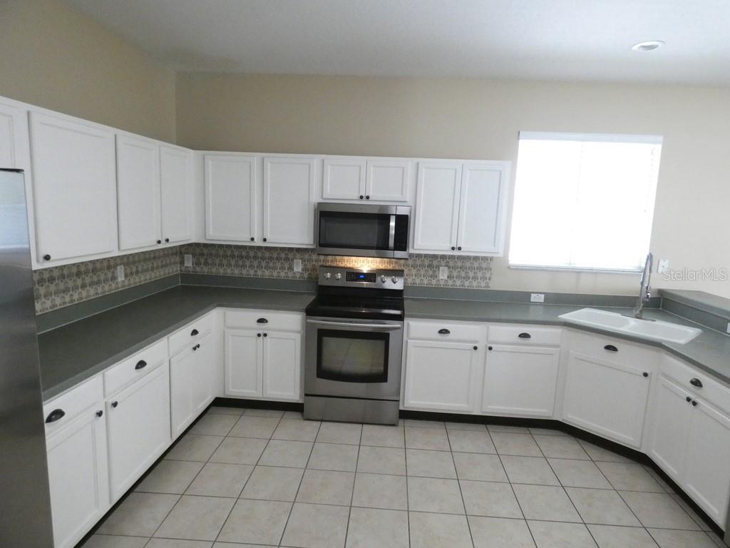 Image 26 of 33 For 19726 Timberbluff Drive