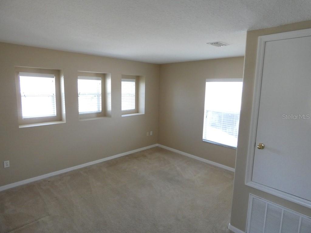 Image 9 of 33 For 19726 Timberbluff Drive