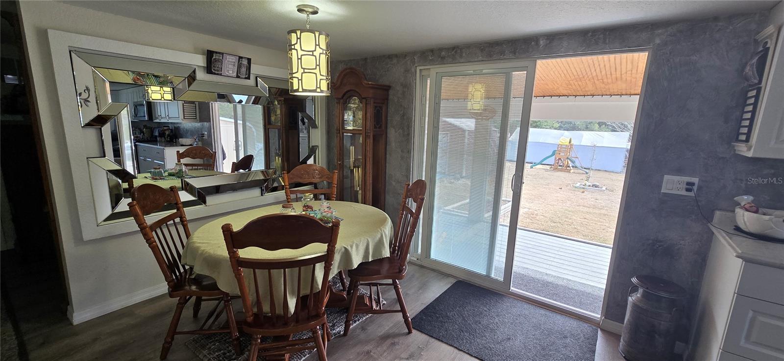 Image 14 of 42 For 20406 Peachtree Lane