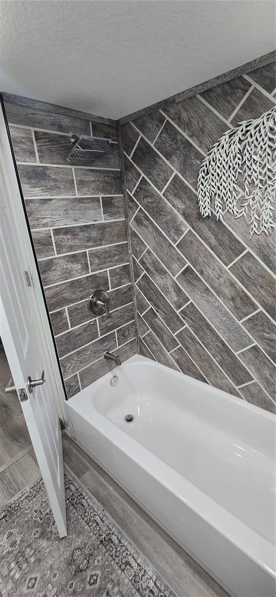 Image 18 of 42 For 20406 Peachtree Lane