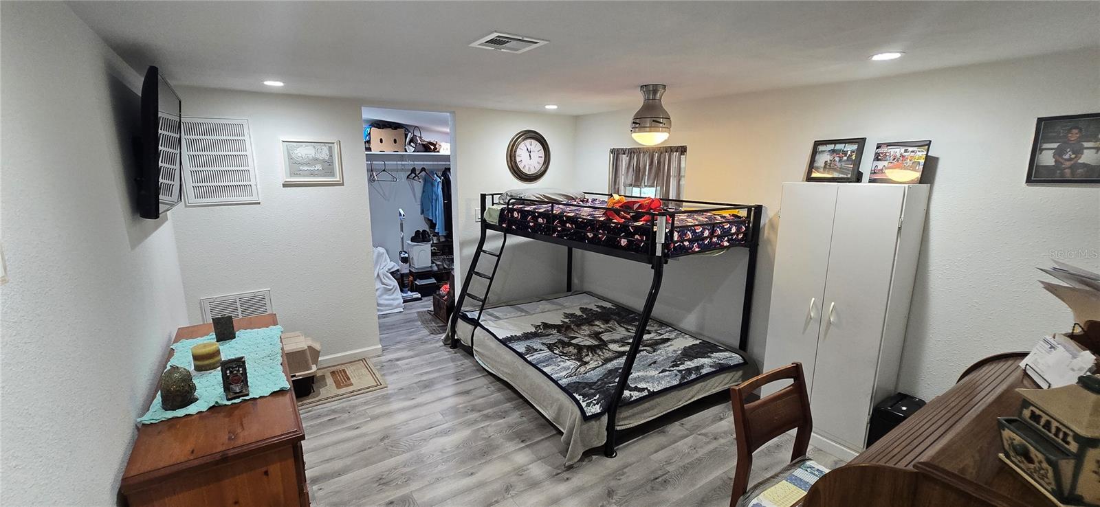 Image 20 of 42 For 20406 Peachtree Lane