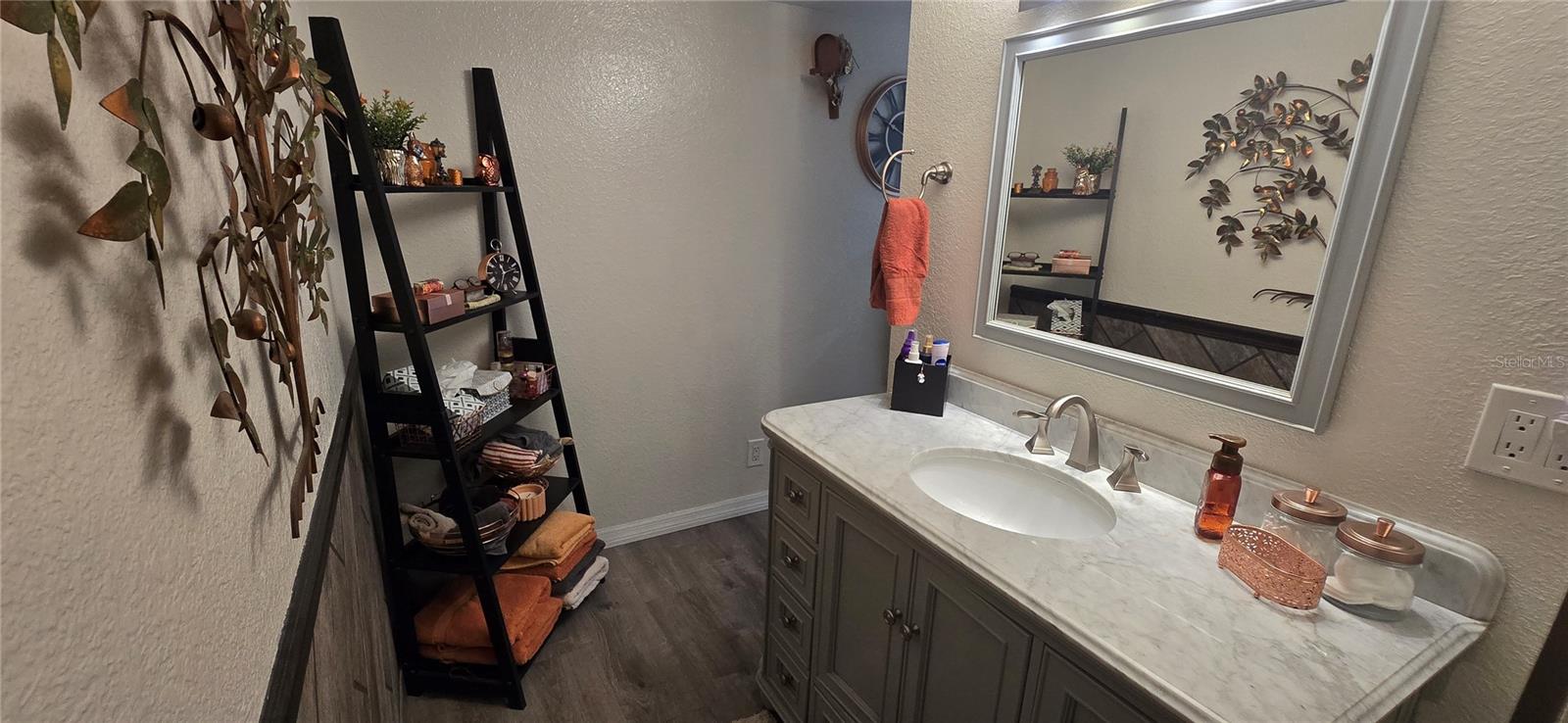 Image 25 of 42 For 20406 Peachtree Lane