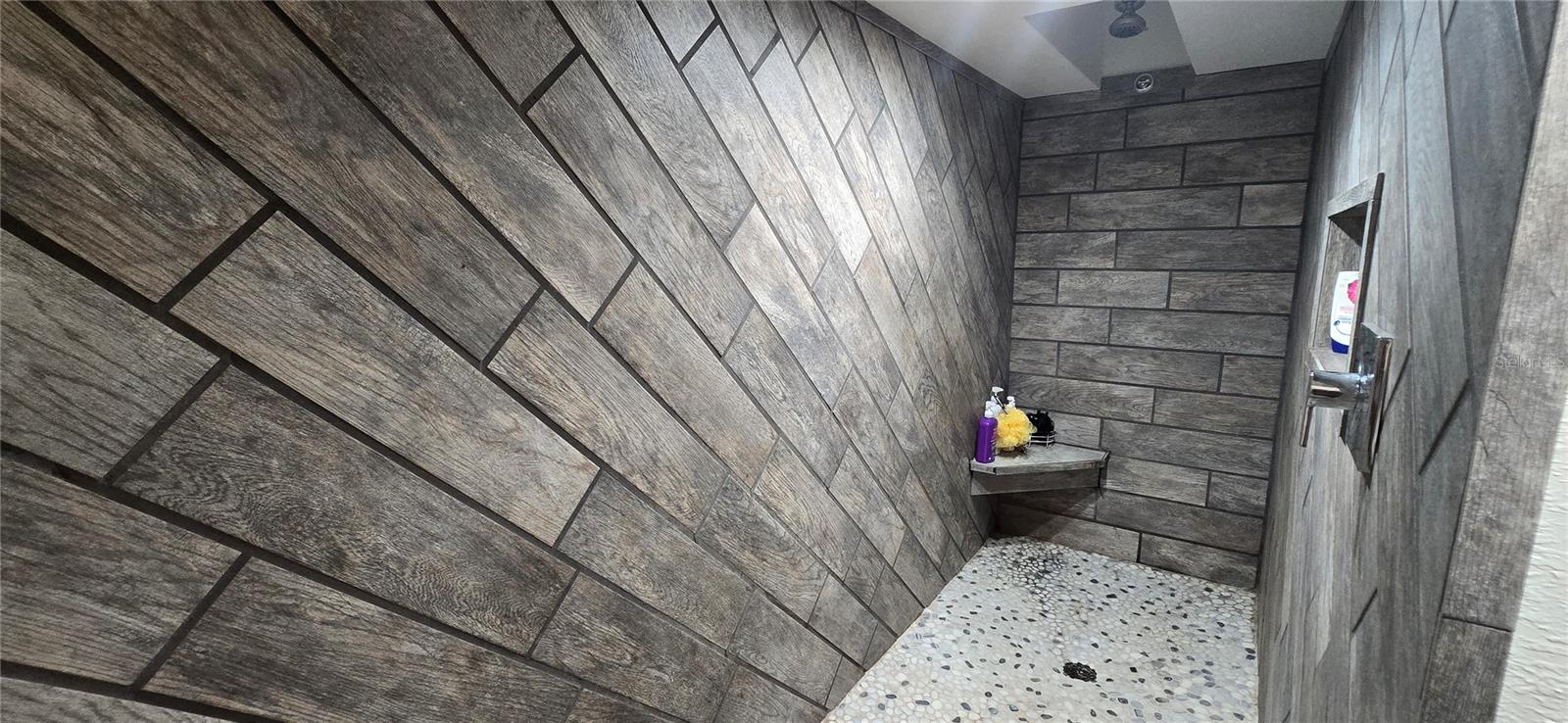 Image 27 of 42 For 20406 Peachtree Lane