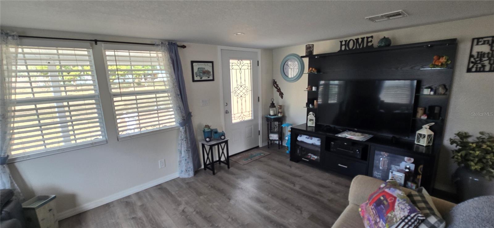 Image 7 of 42 For 20406 Peachtree Lane