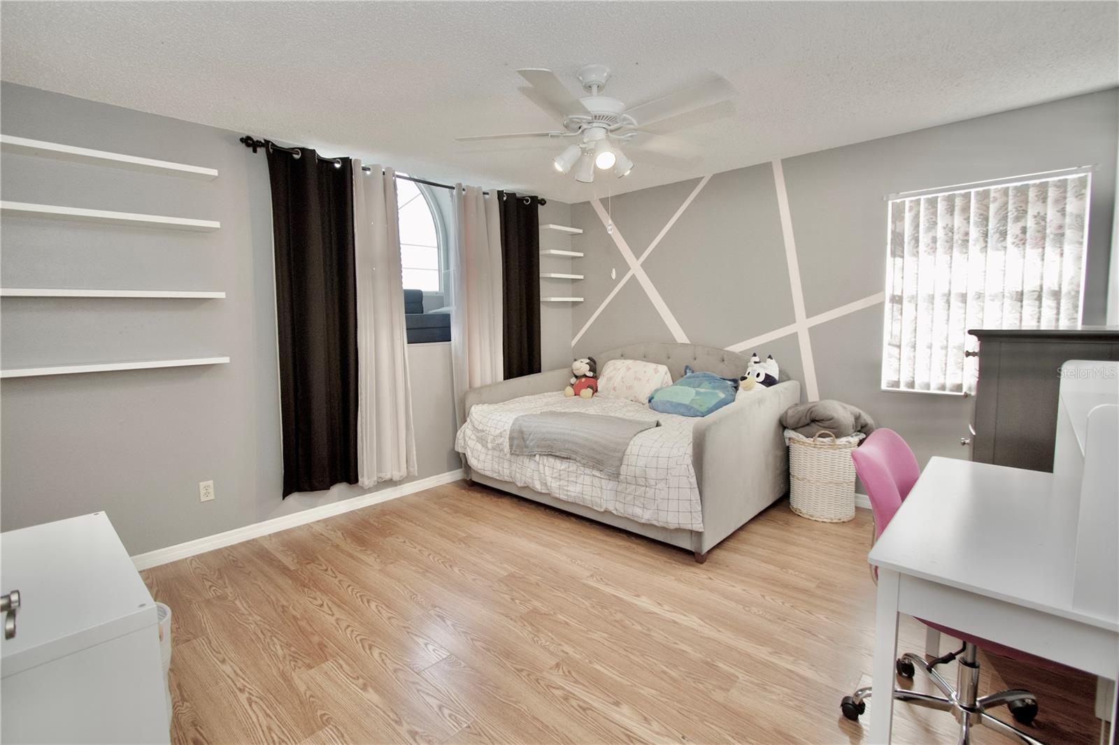 Image 25 of 33 For 6001 Fall River Drive