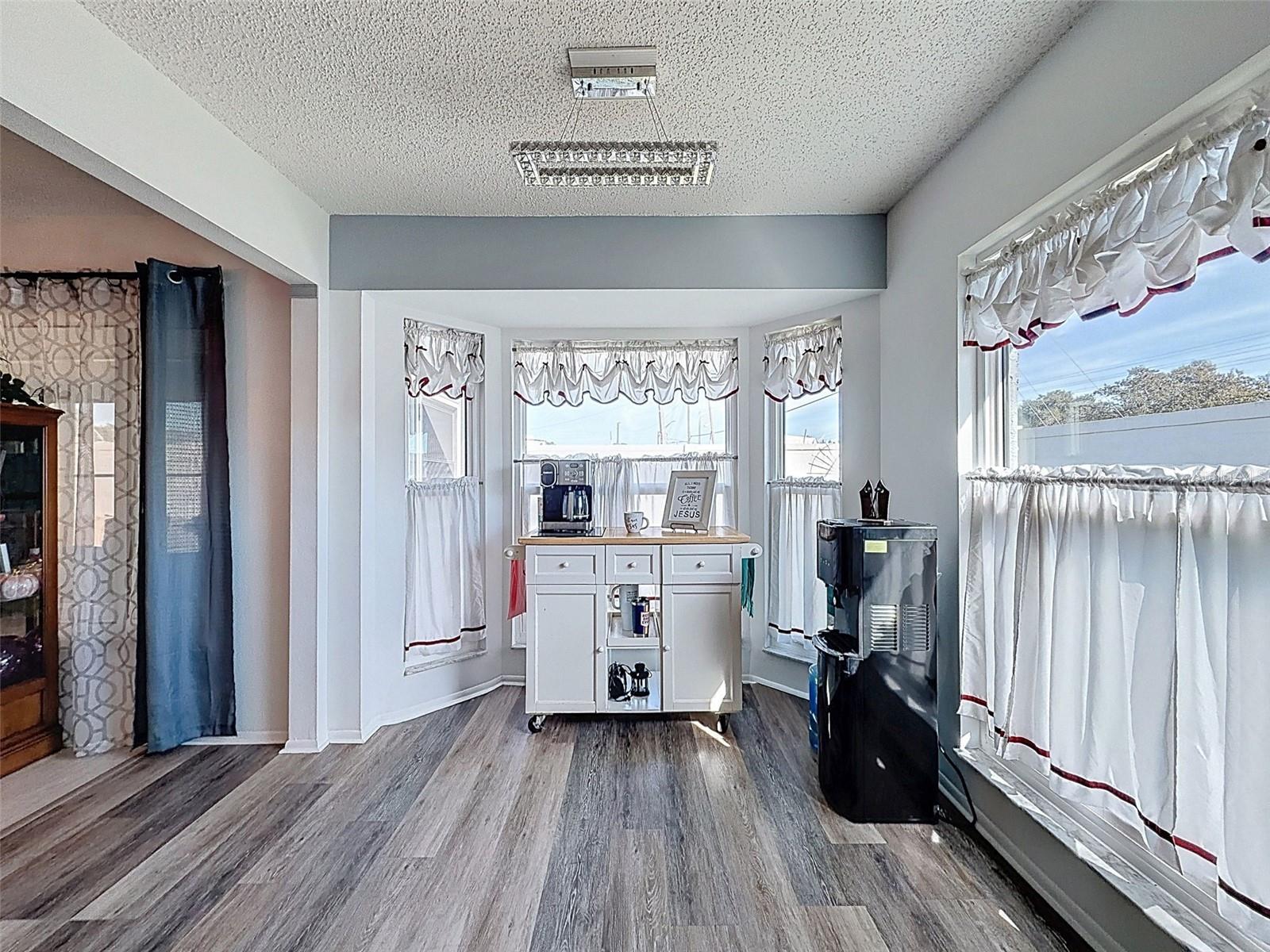 Image 17 of 41 For 10654 Fallen Leaf Lane