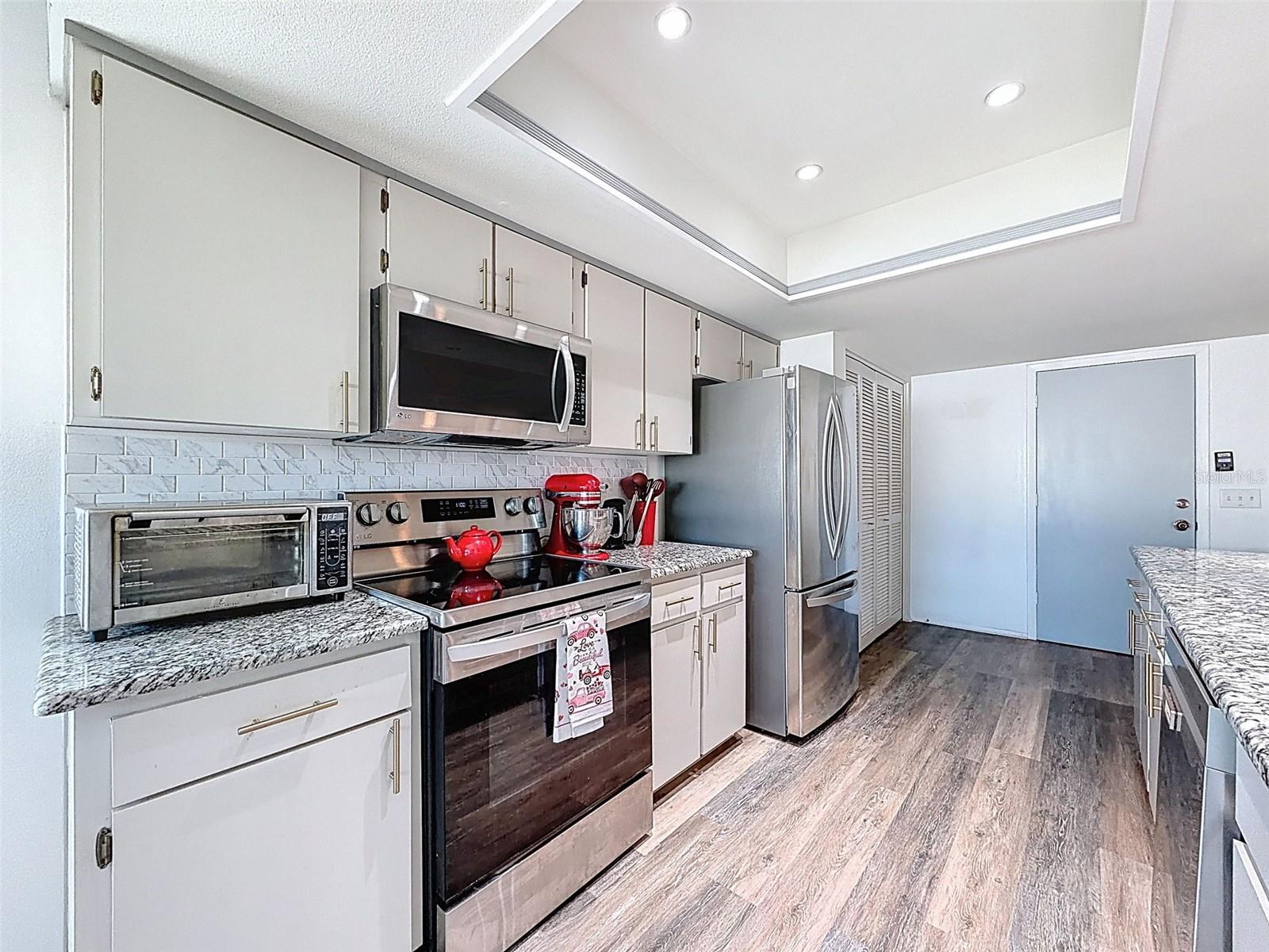 Image 18 of 41 For 10654 Fallen Leaf Lane