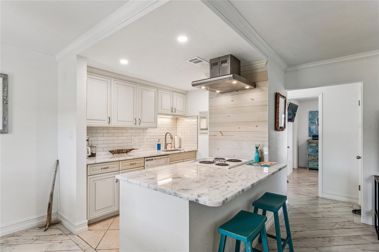 Image 13 of 46 For 8931 Blind Pass Road 355