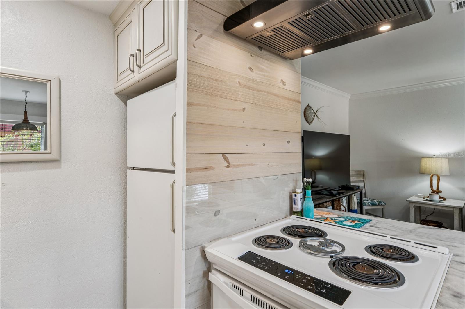 Image 16 of 46 For 8931 Blind Pass Road 355