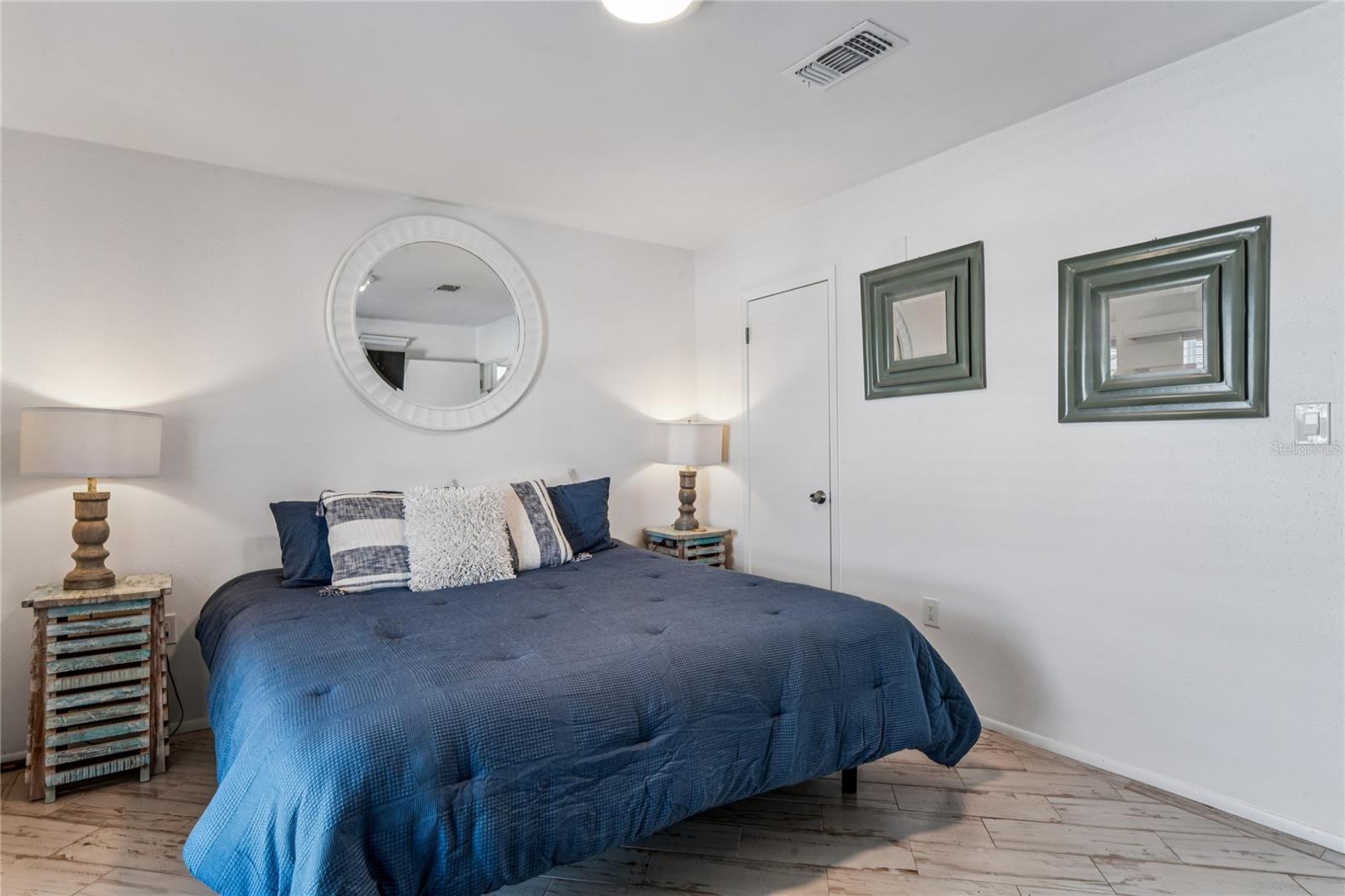 Image 21 of 46 For 8931 Blind Pass Road 355