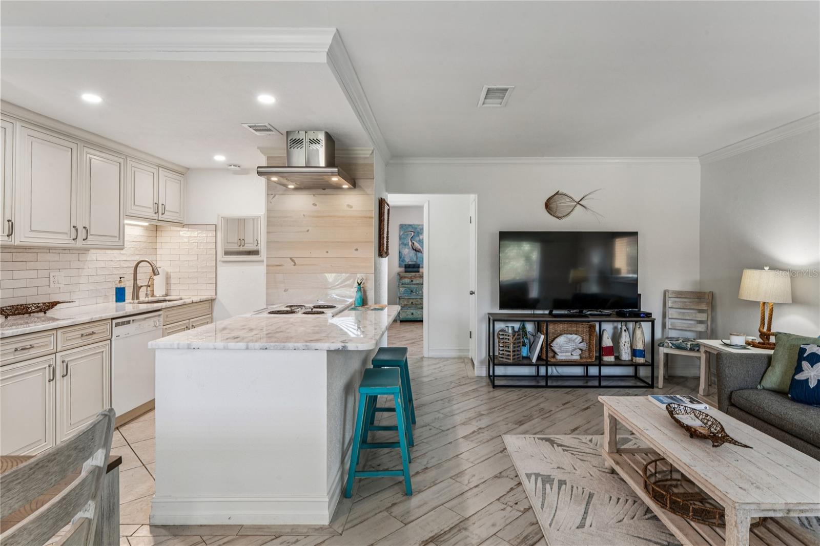 Image 7 of 46 For 8931 Blind Pass Road 355