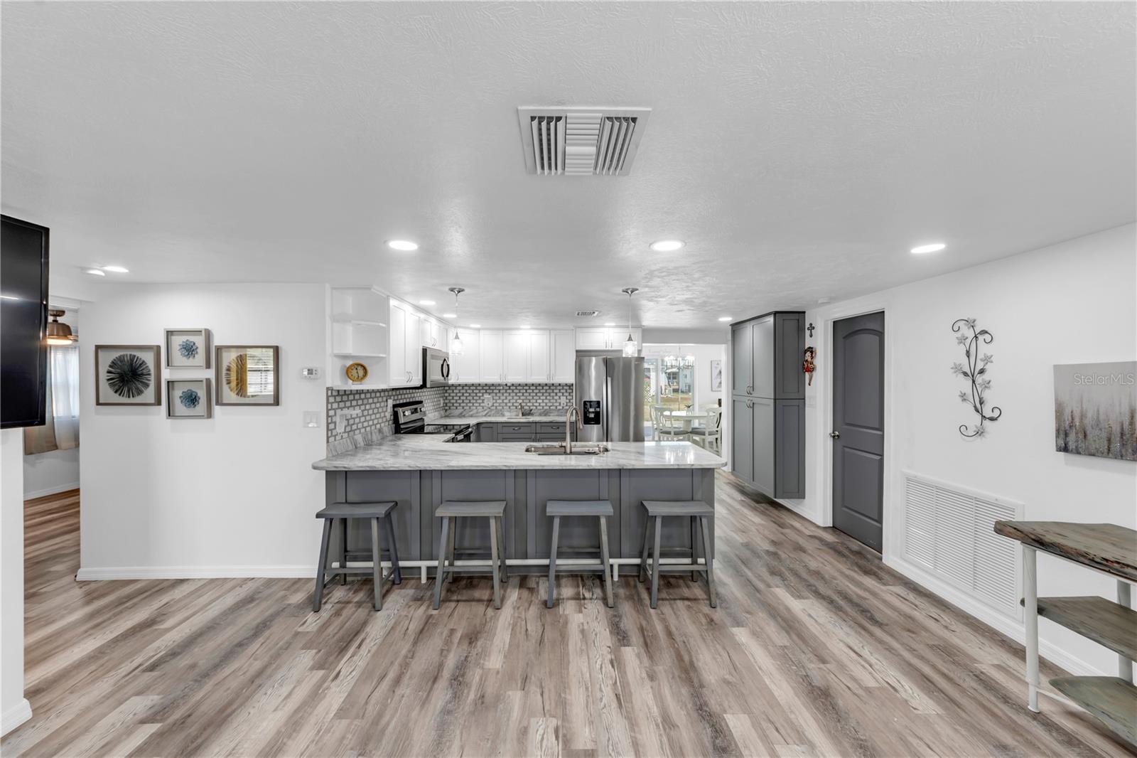 Image 11 of 51 For 3415 Salisbury Drive