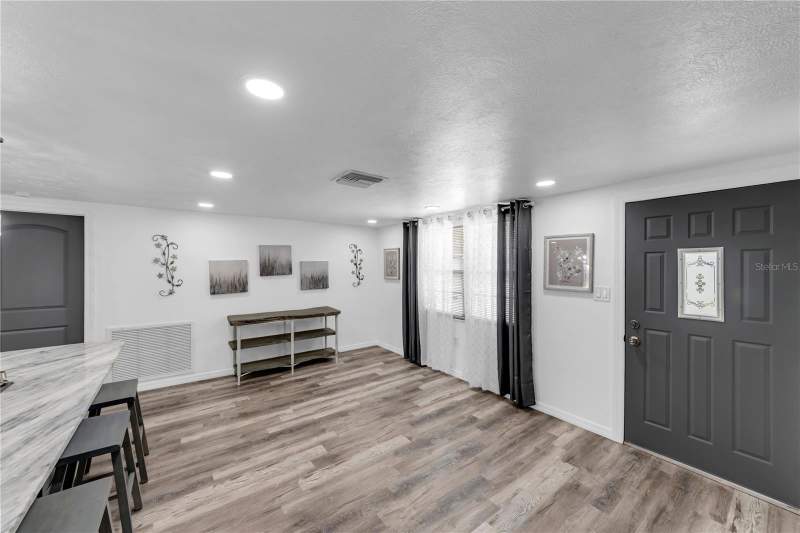 Image 14 of 51 For 3415 Salisbury Drive