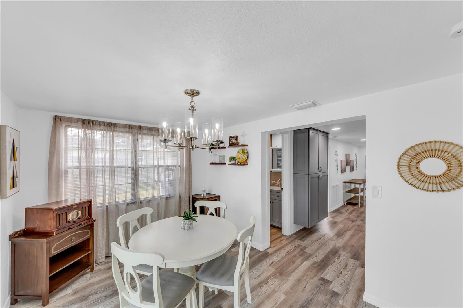 Image 22 of 51 For 3415 Salisbury Drive