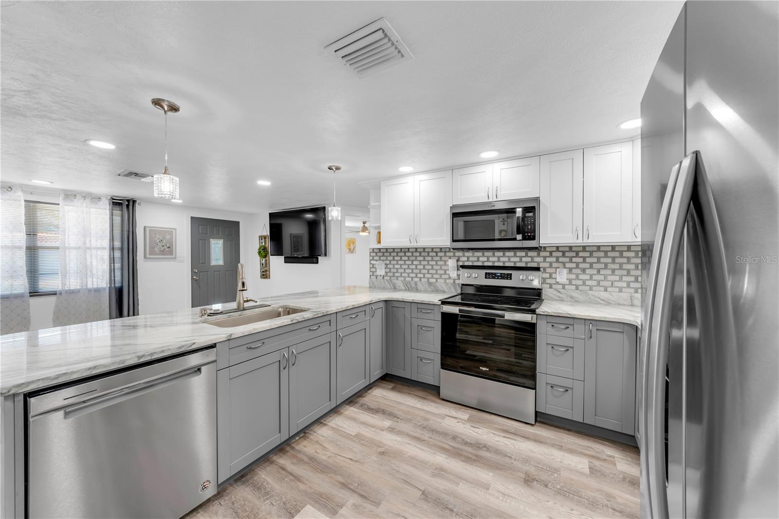 Image 5 of 51 For 3415 Salisbury Drive