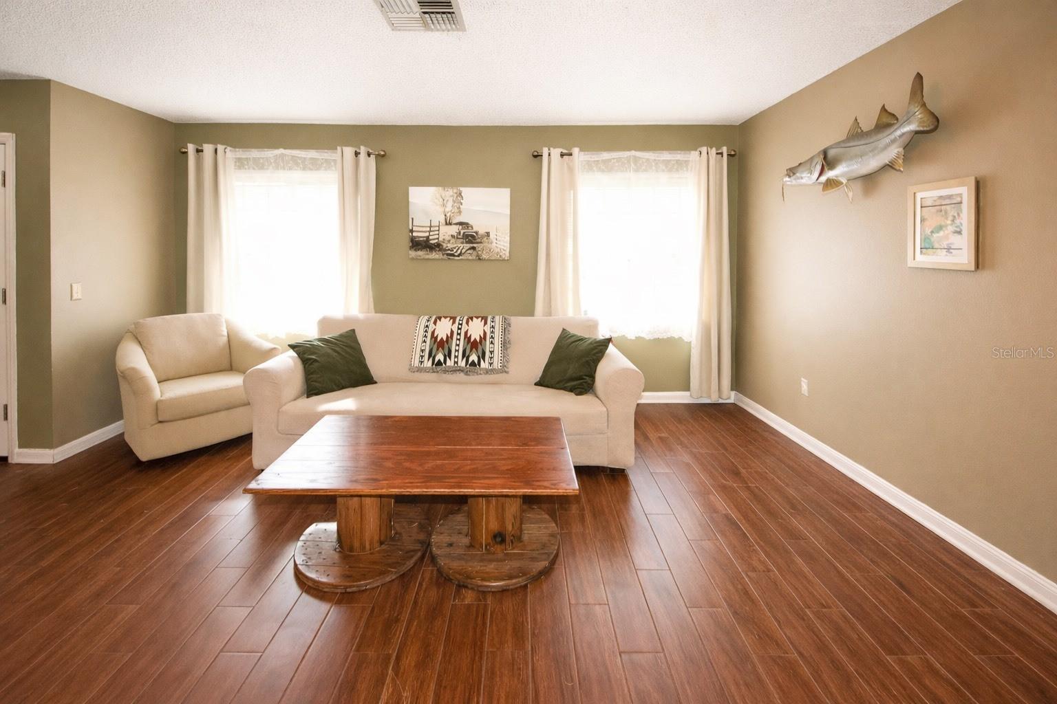 Image 4 of 22 For 13277 Delbarton Street