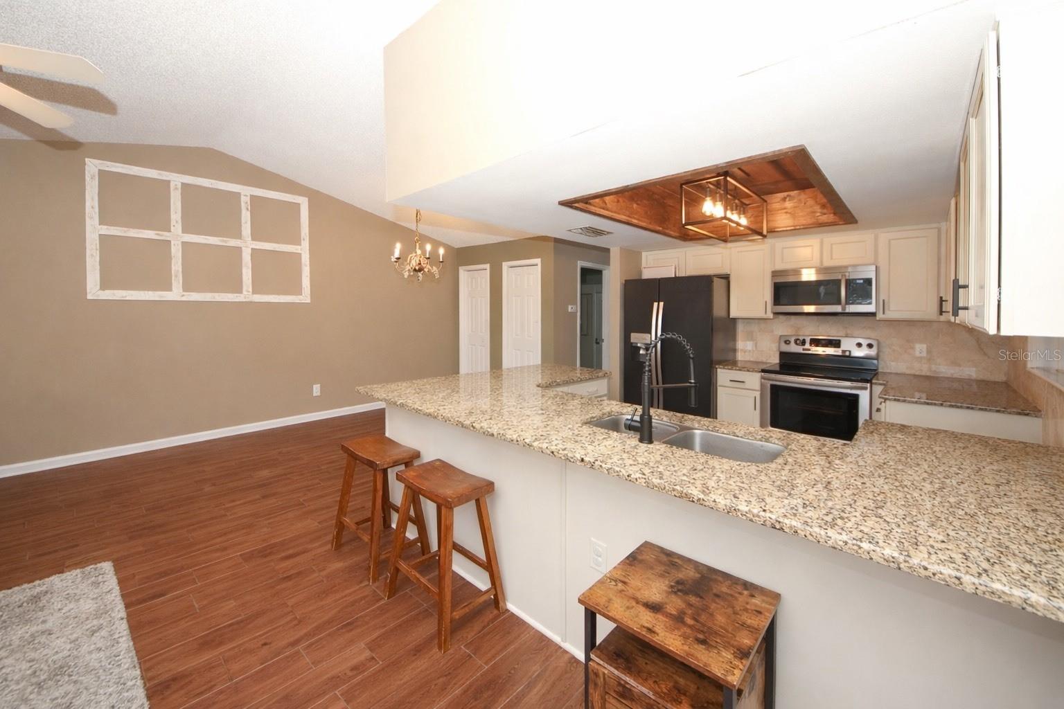 Image 7 of 22 For 13277 Delbarton Street