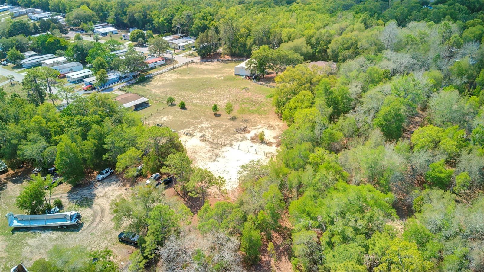 Listing photo id 13 for 29114 Cortez Boulevard