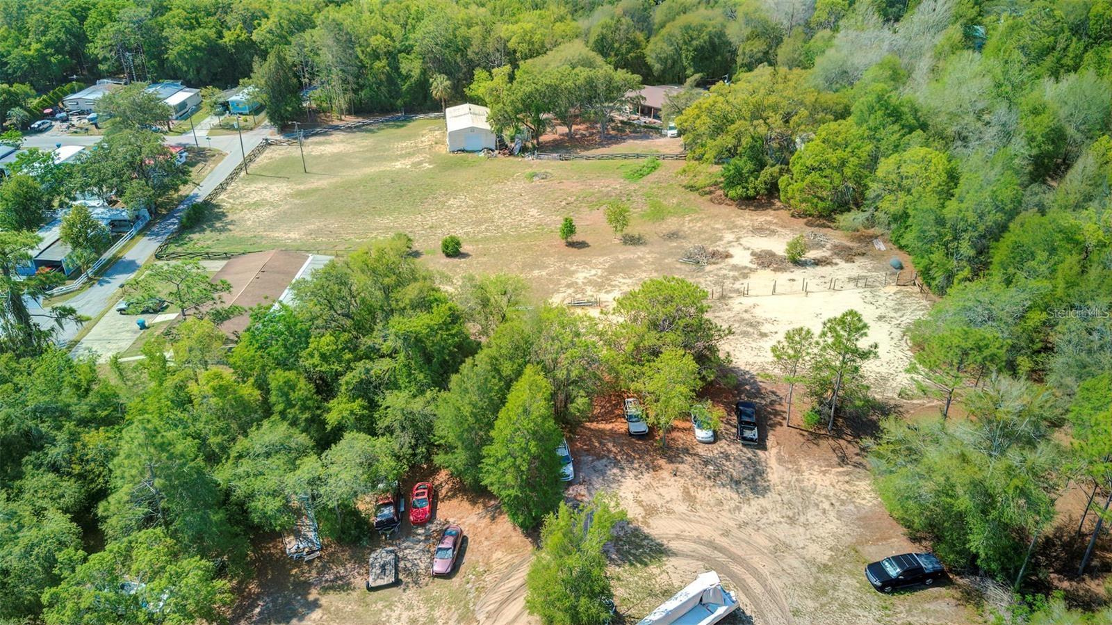 Listing photo id 14 for 29114 Cortez Boulevard