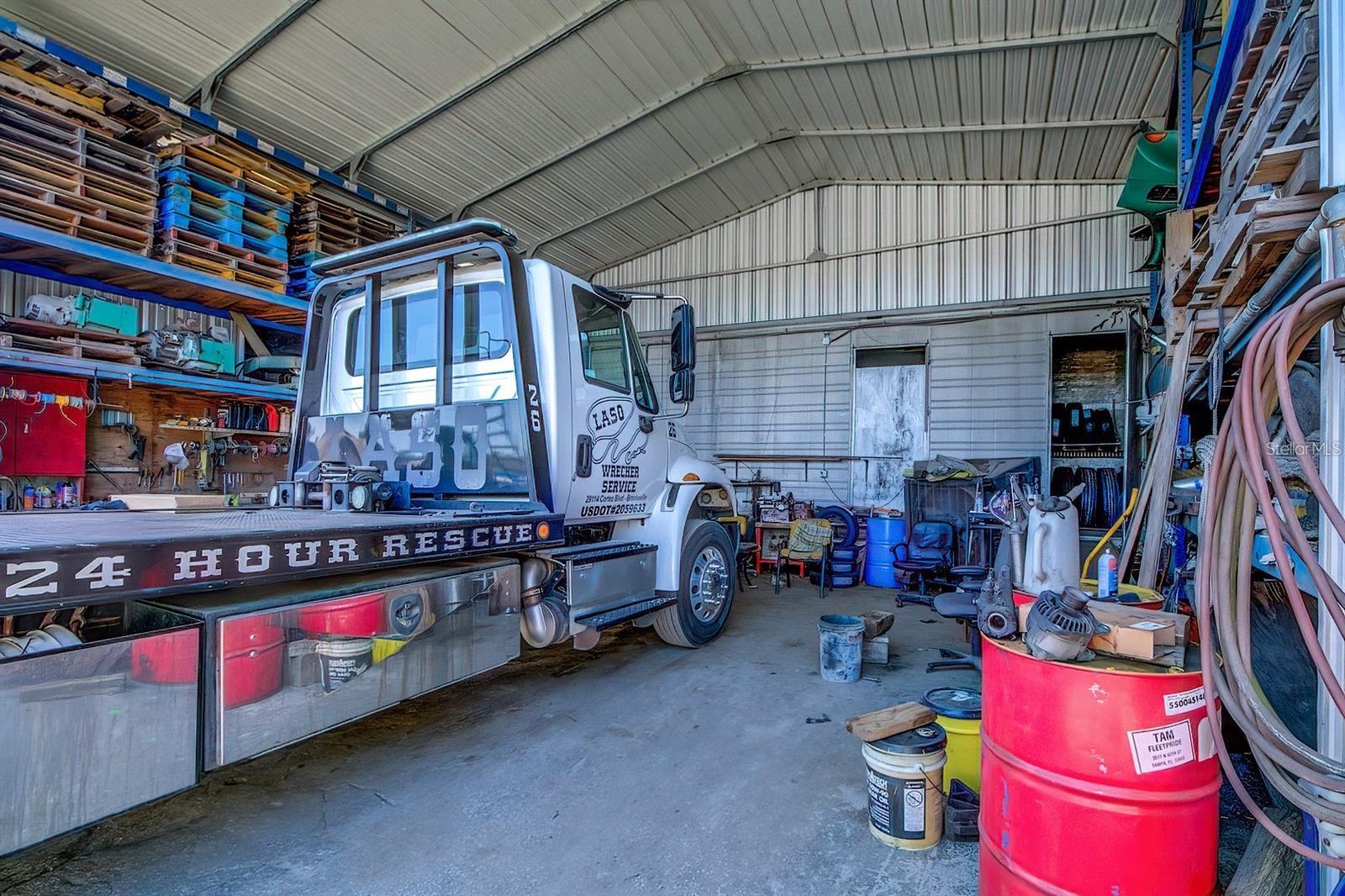 Listing photo id 3 for 29114 Cortez Boulevard