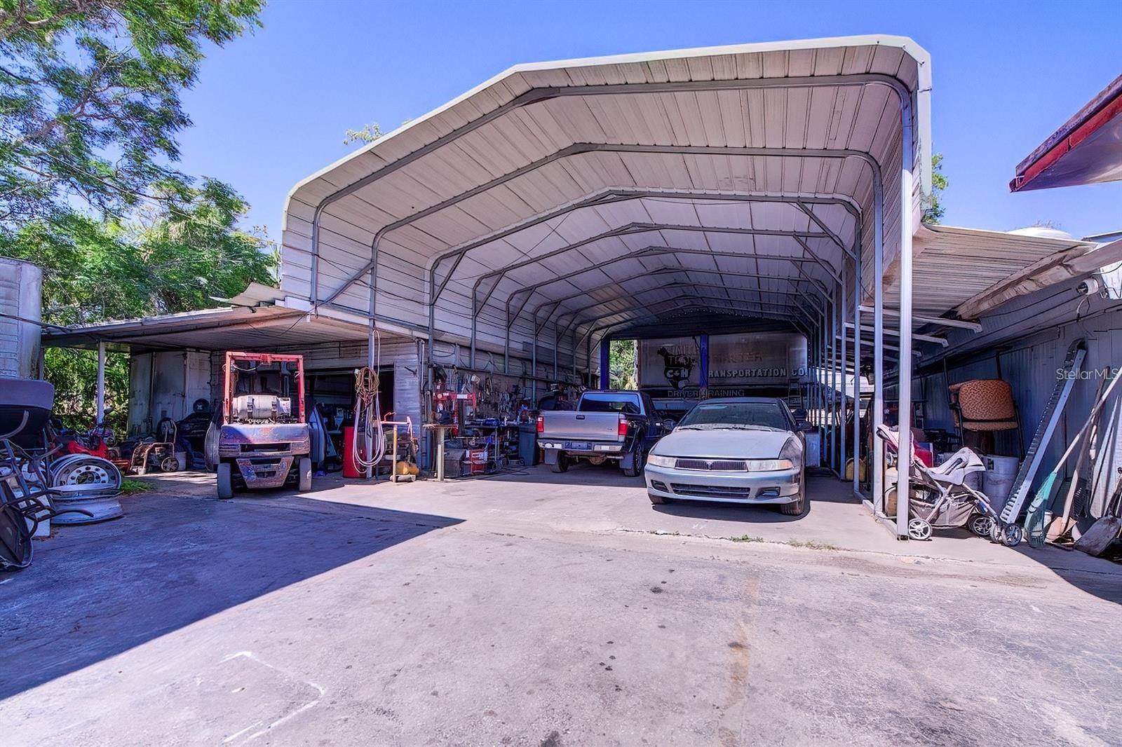 Listing photo id 4 for 29114 Cortez Boulevard