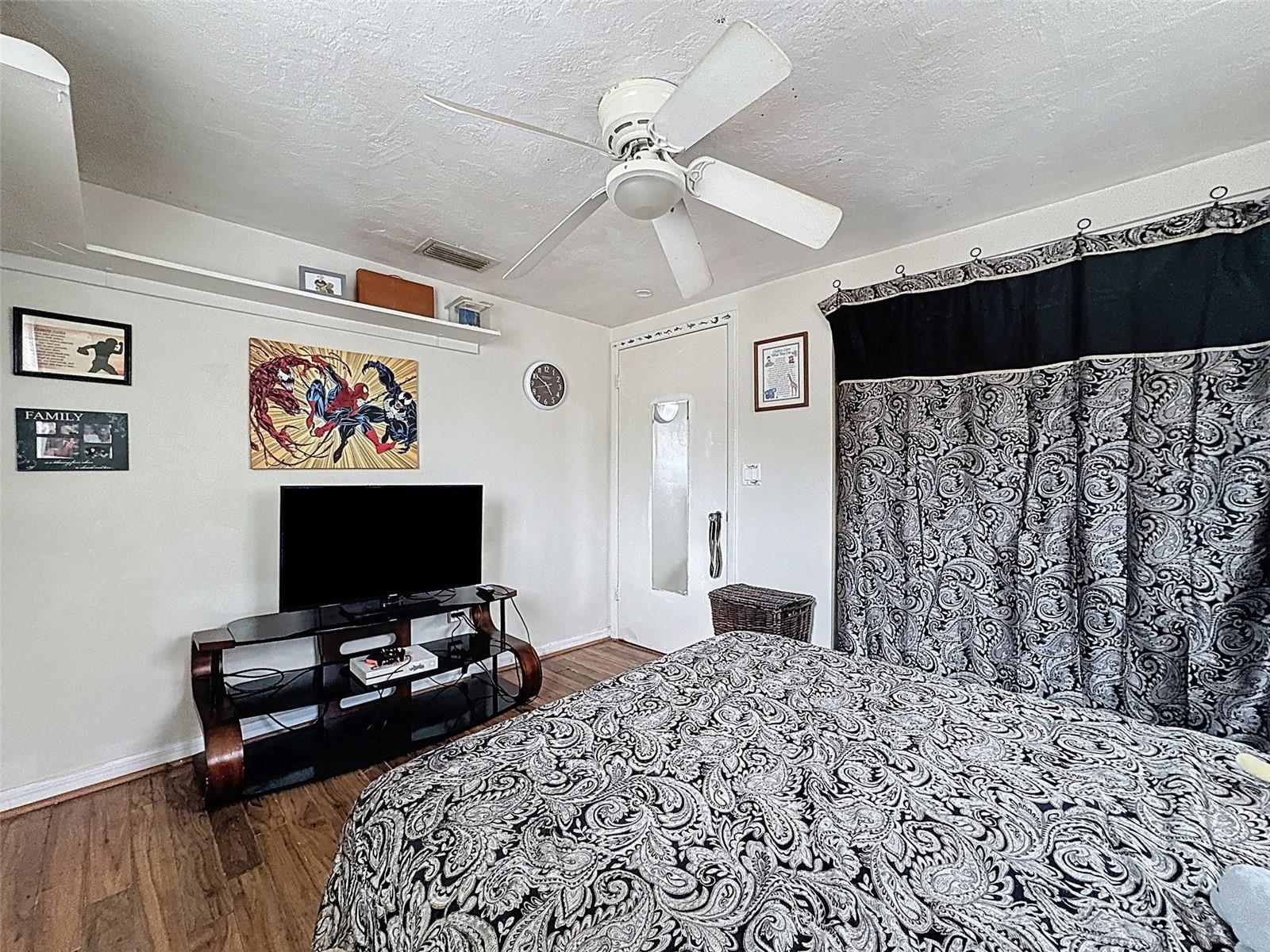 Image 28 of 55 For 12704 Cornell Court