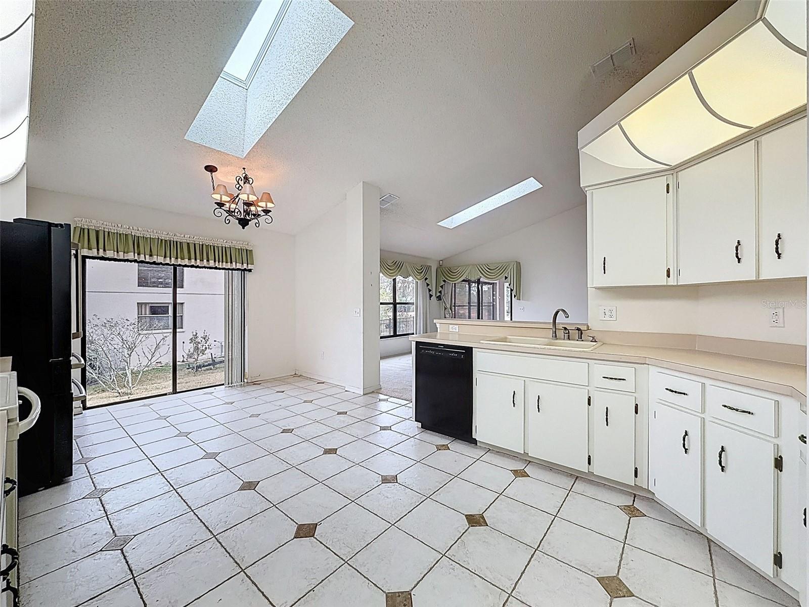 Image 14 of 48 For 14345 Pimberton Drive