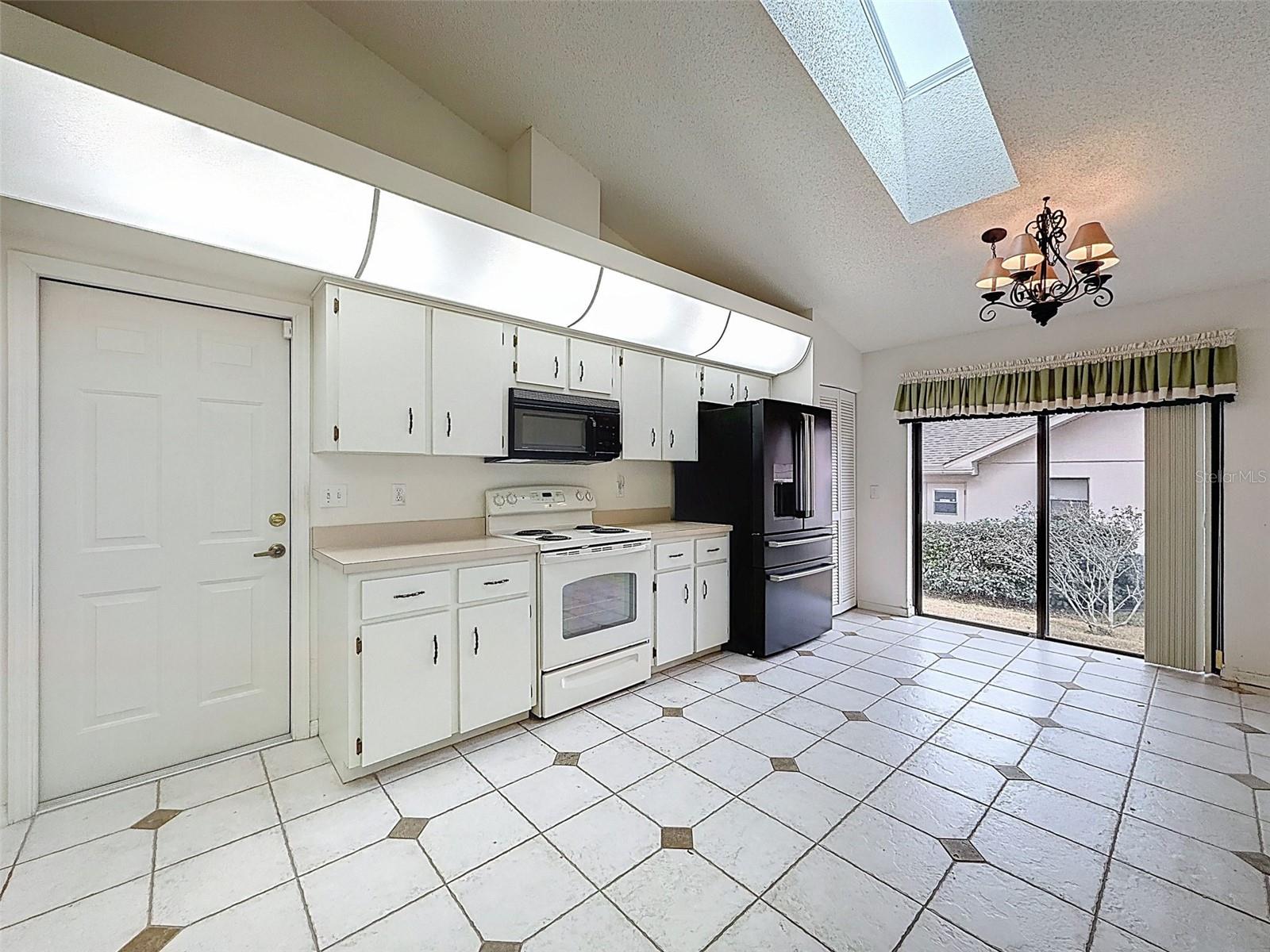 Image 15 of 48 For 14345 Pimberton Drive