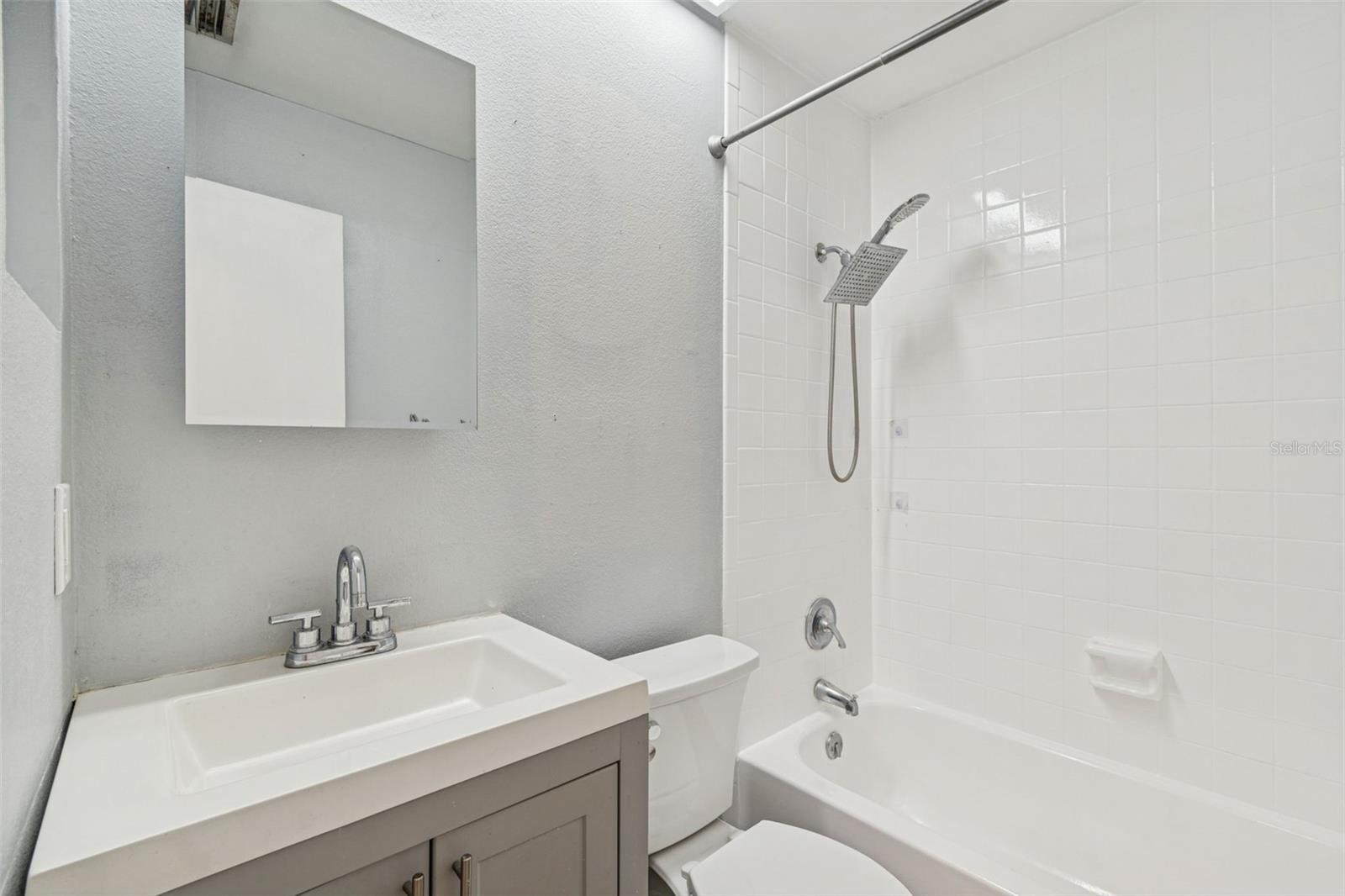 Image 21 of 96 For 1930 Gregory Drive