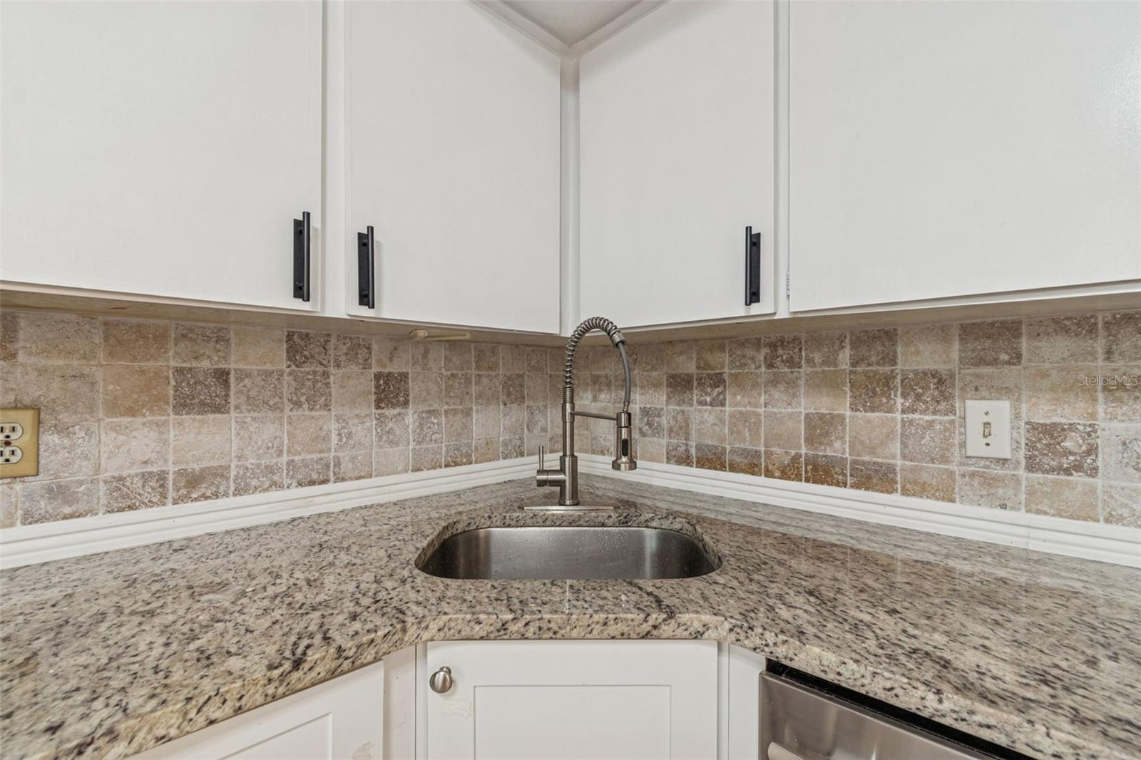 Image 27 of 96 For 1930 Gregory Drive