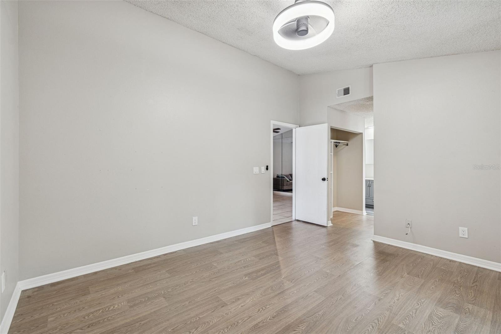 Image 32 of 96 For 1930 Gregory Drive