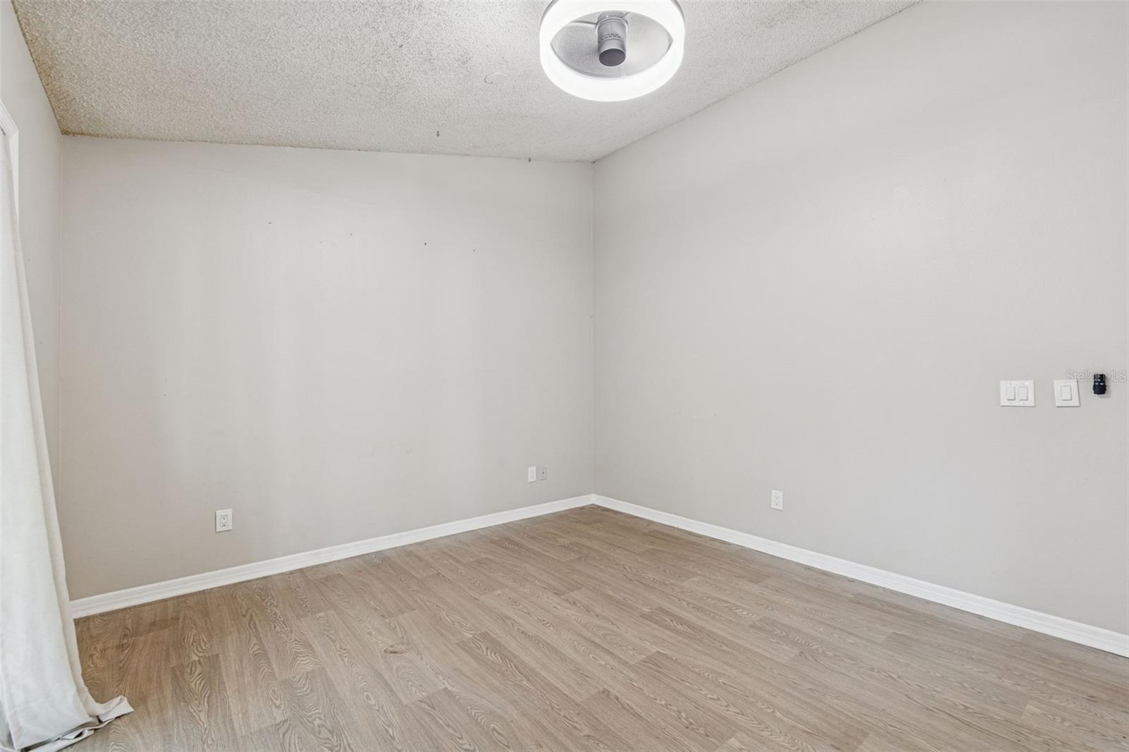 Image 33 of 96 For 1930 Gregory Drive