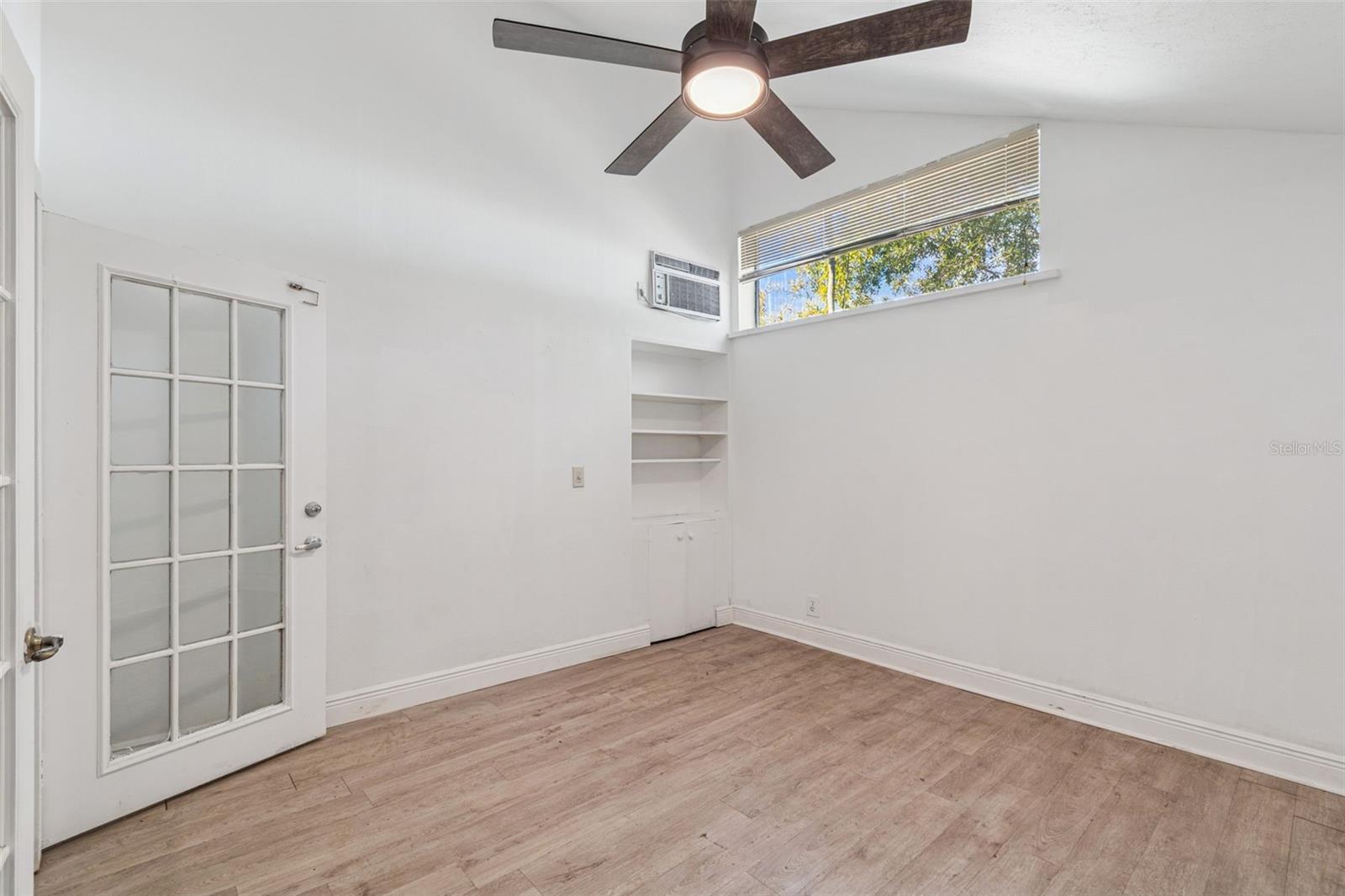 Image 35 of 96 For 1930 Gregory Drive