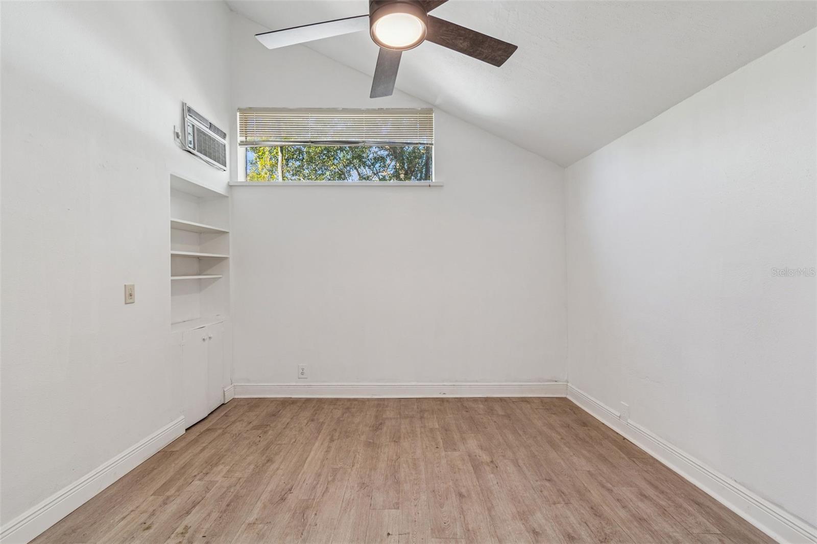 Image 38 of 96 For 1930 Gregory Drive