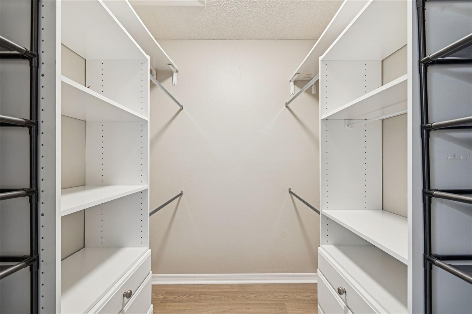 Image 44 of 96 For 1930 Gregory Drive