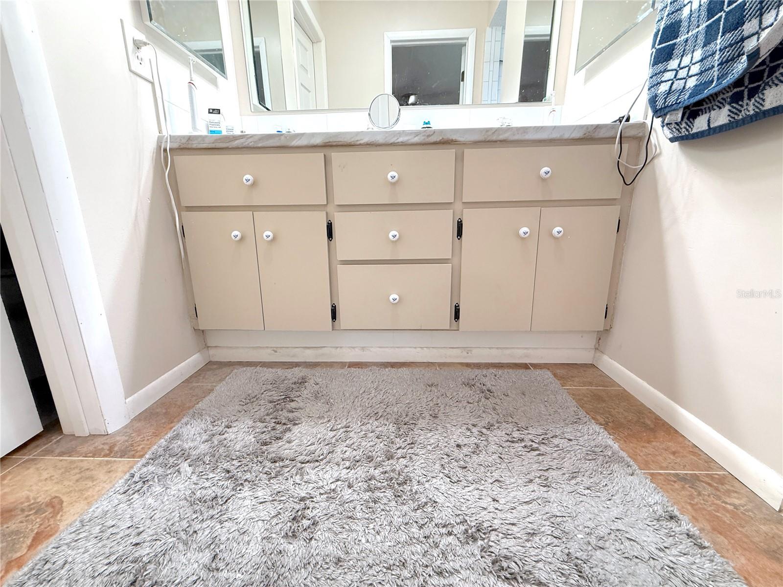 Image 19 of 35 For 8014 Casuarina Drive