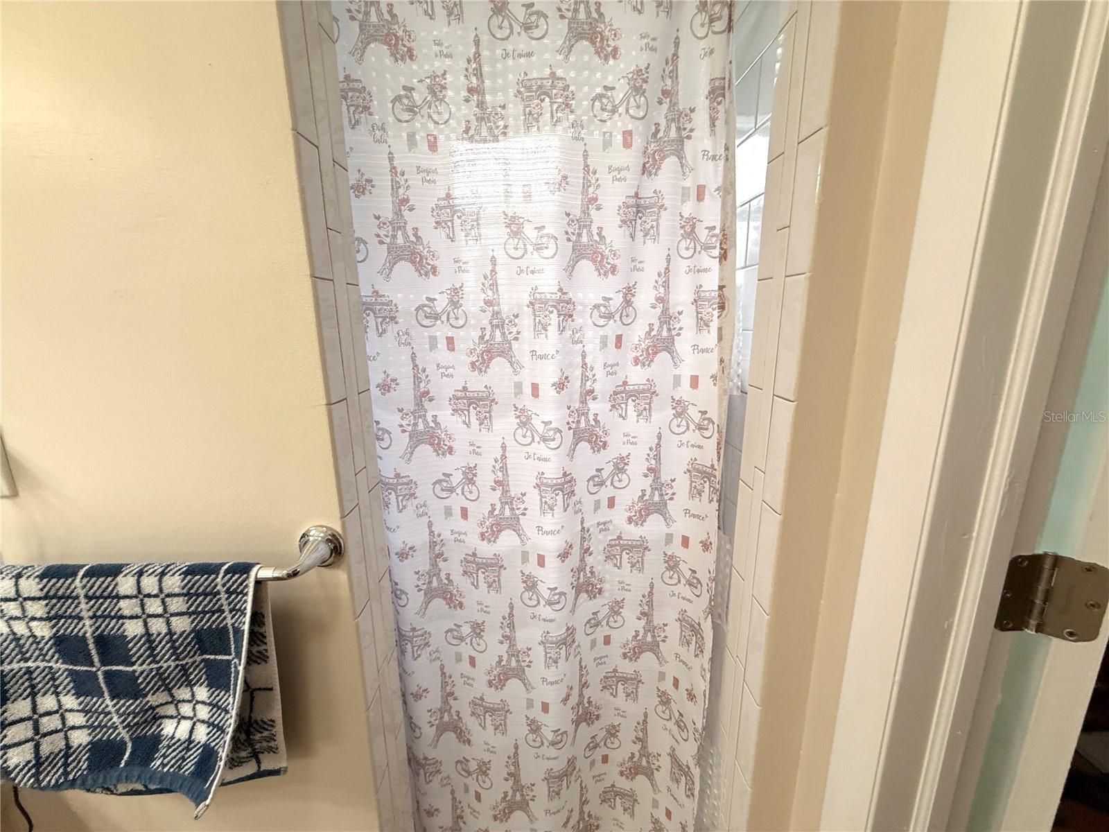 Image 20 of 35 For 8014 Casuarina Drive