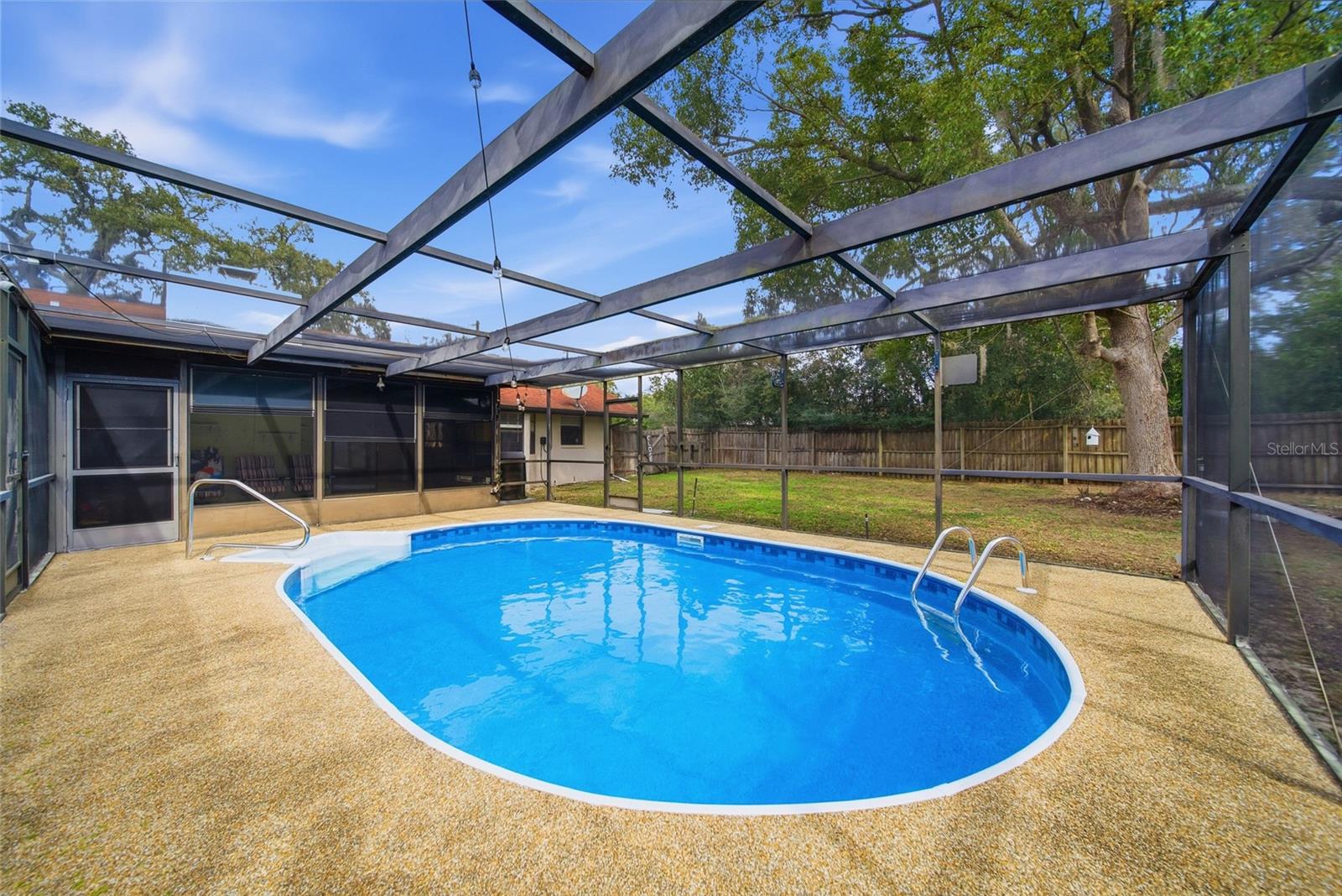 Image 22 of 32 For 8398 Begonia Street