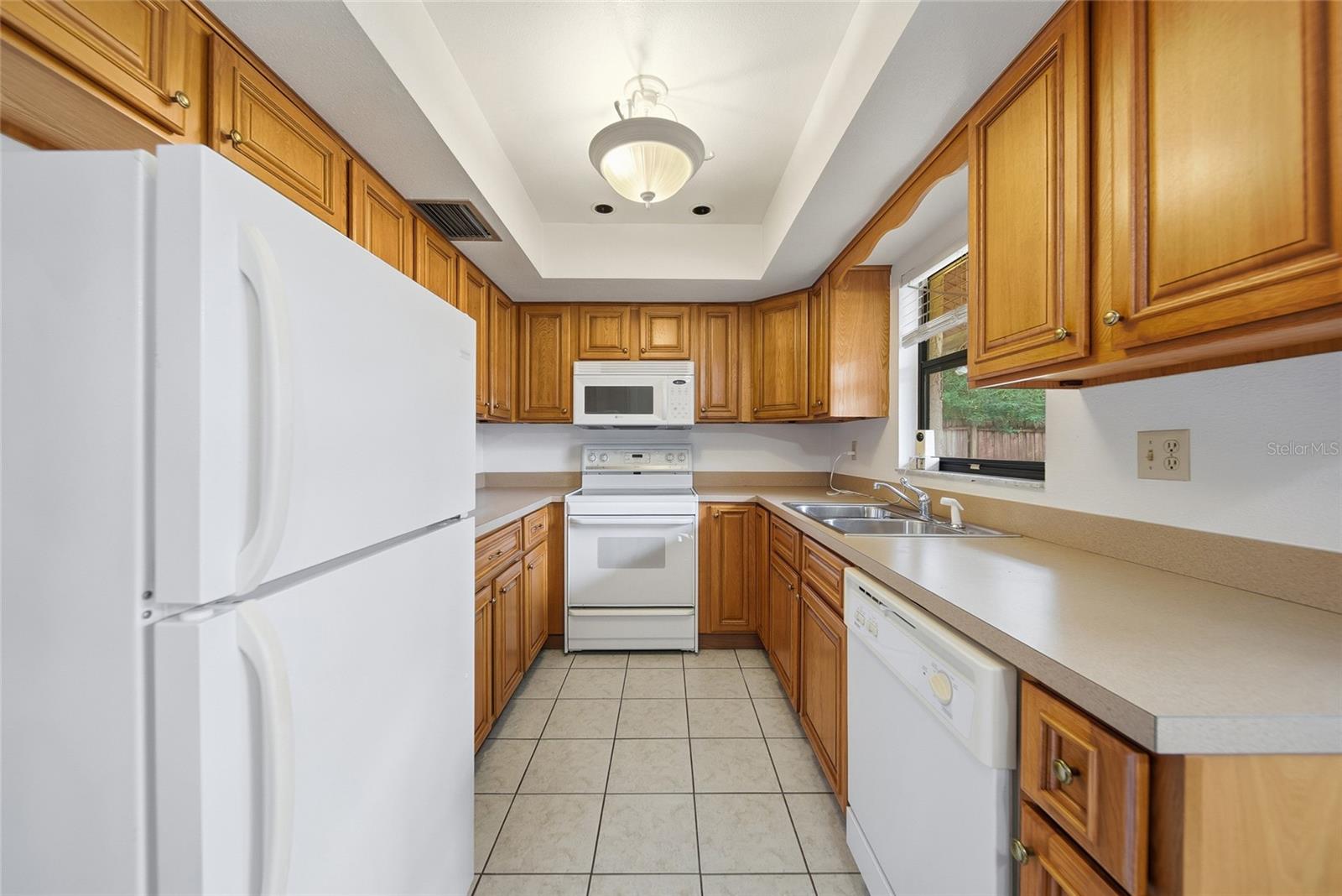 Image 8 of 32 For 8398 Begonia Street