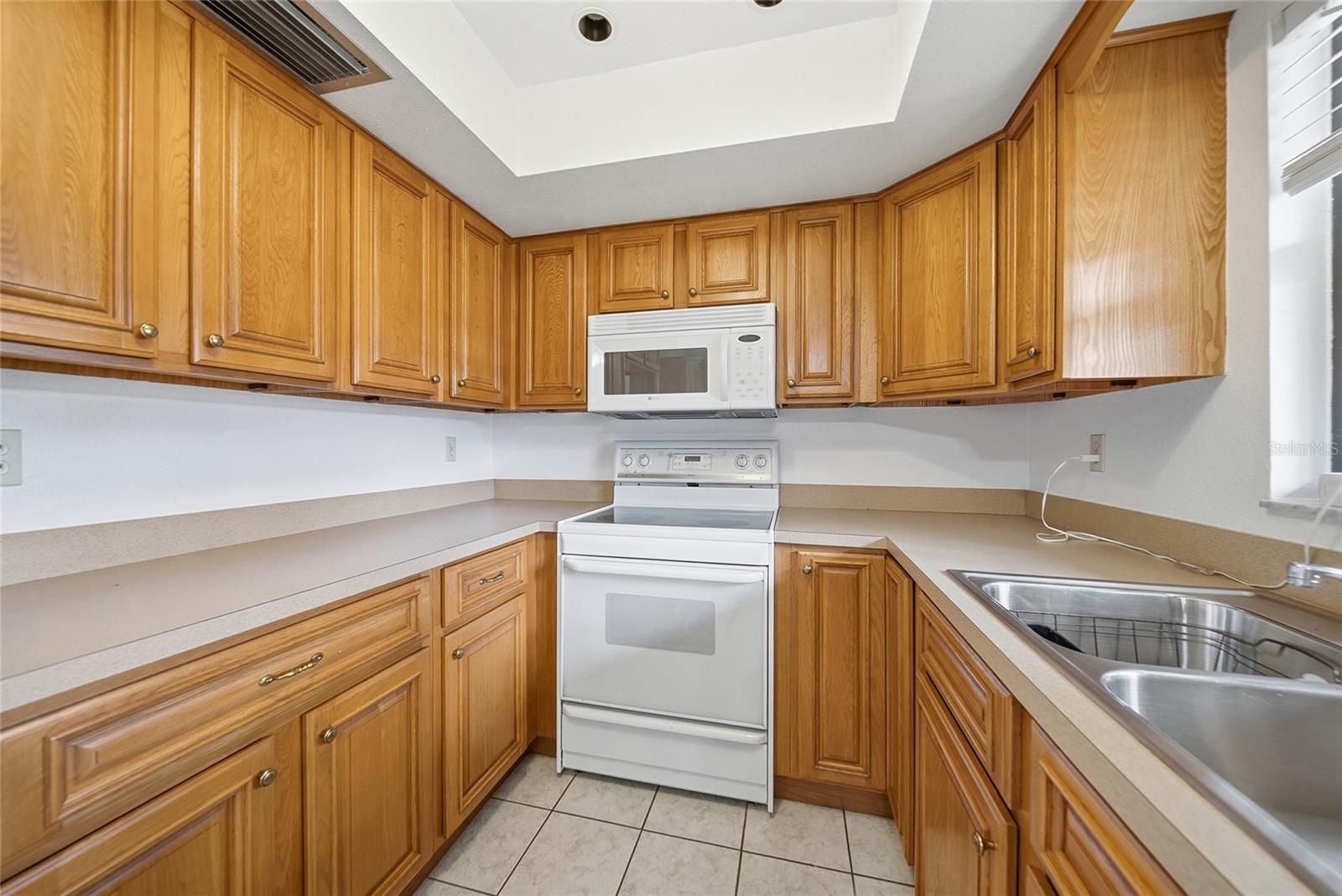 Image 9 of 32 For 8398 Begonia Street