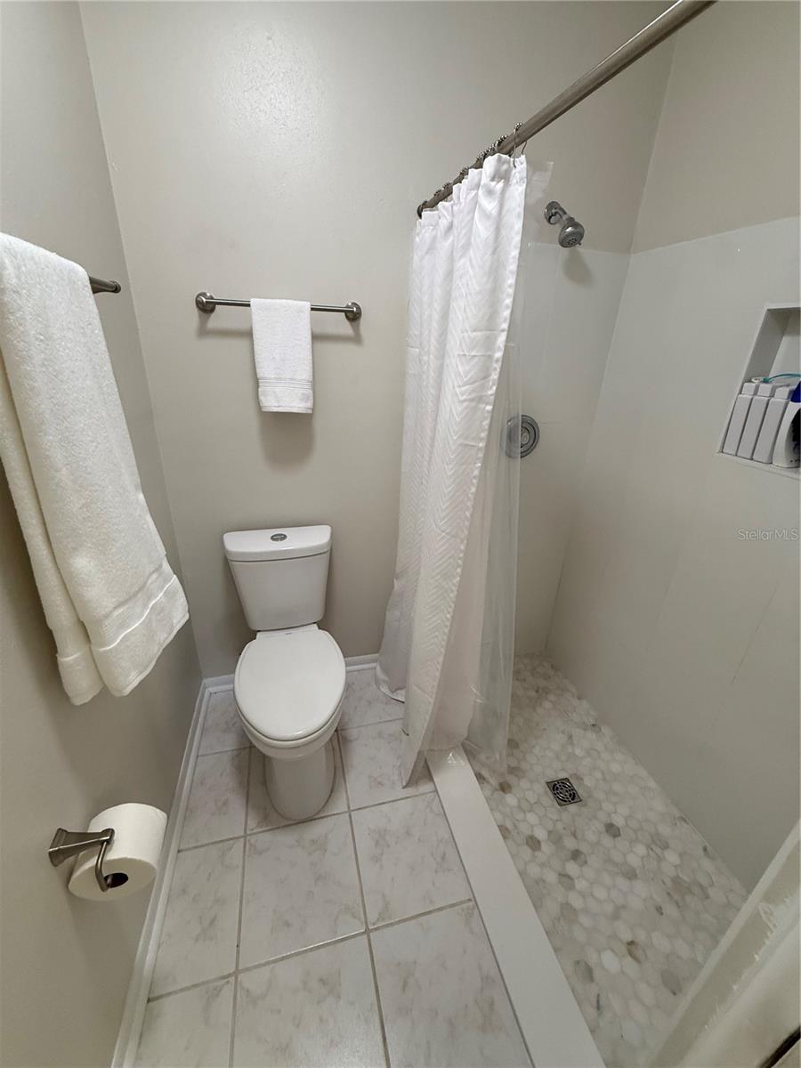 Image 14 of 17 For 2270 Alden Lane A