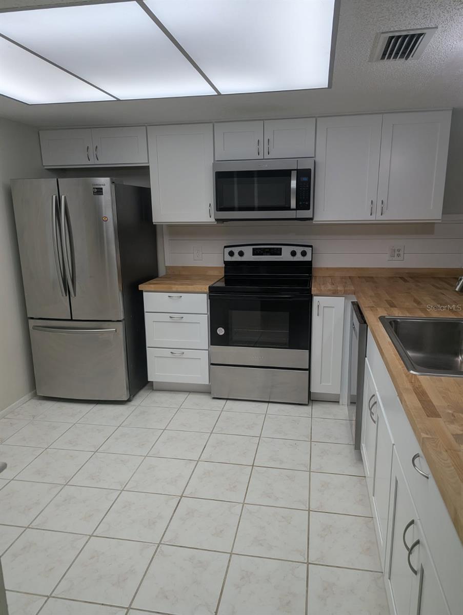 Image 2 of 17 For 2270 Alden Lane A