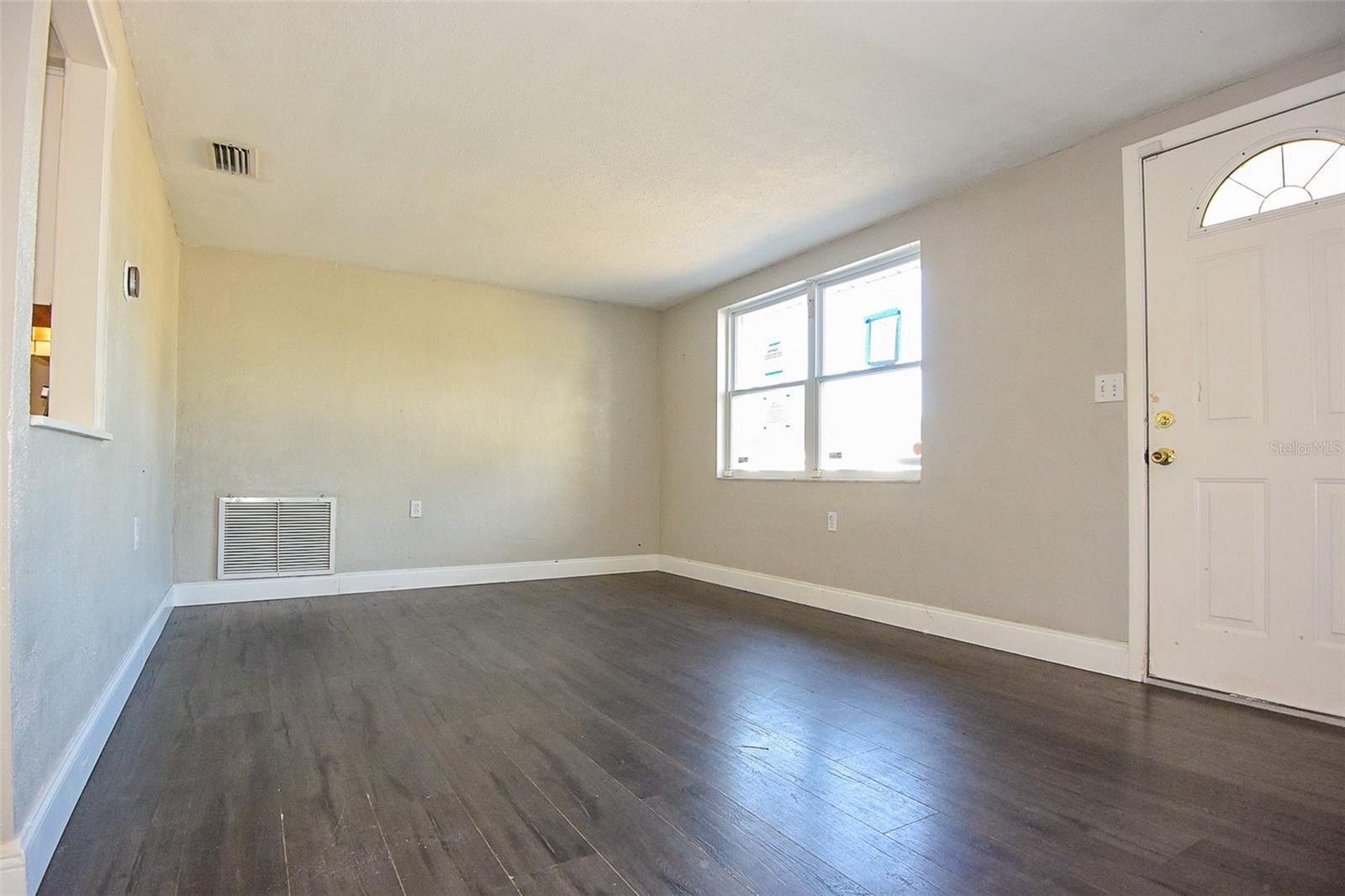 Image 5 of 26 For 5538 Casino Drive