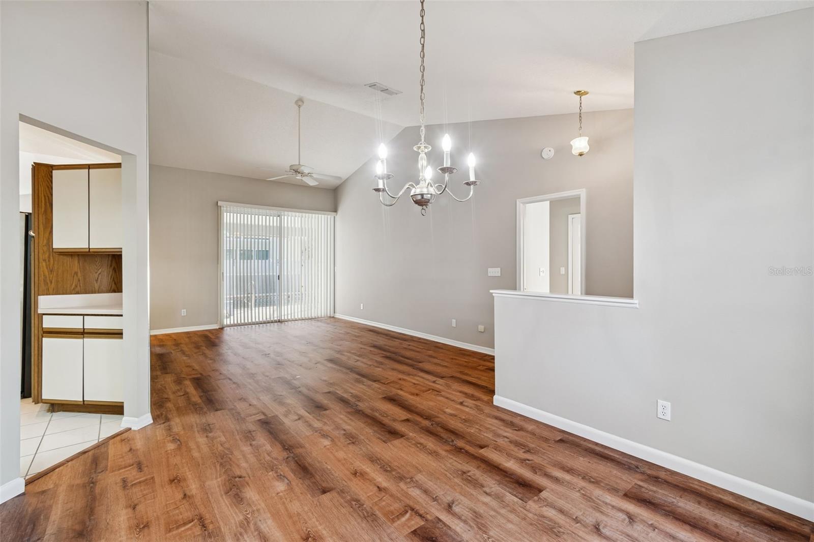 Image 17 of 79 For 377 Wood Chuck Avenue