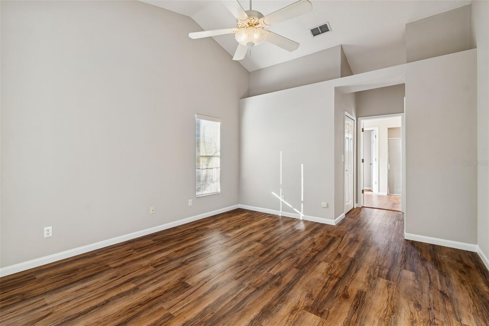 Image 20 of 79 For 377 Wood Chuck Avenue