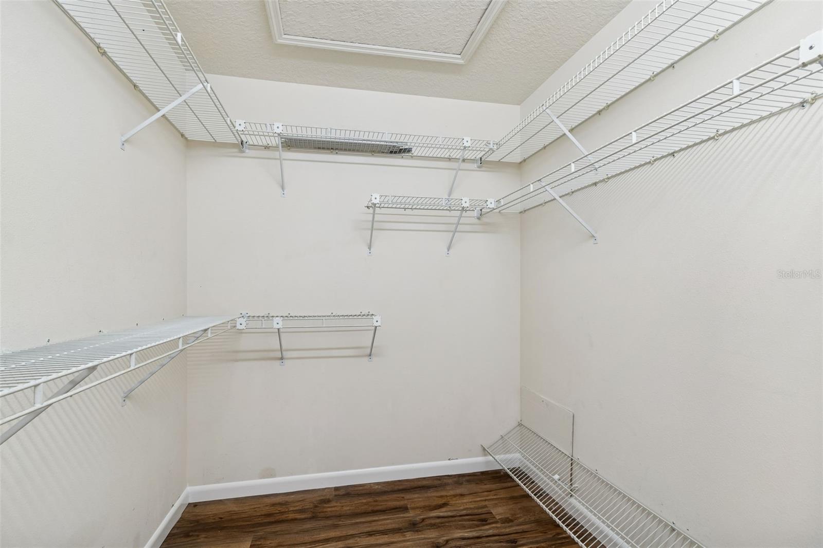 Image 21 of 79 For 377 Wood Chuck Avenue