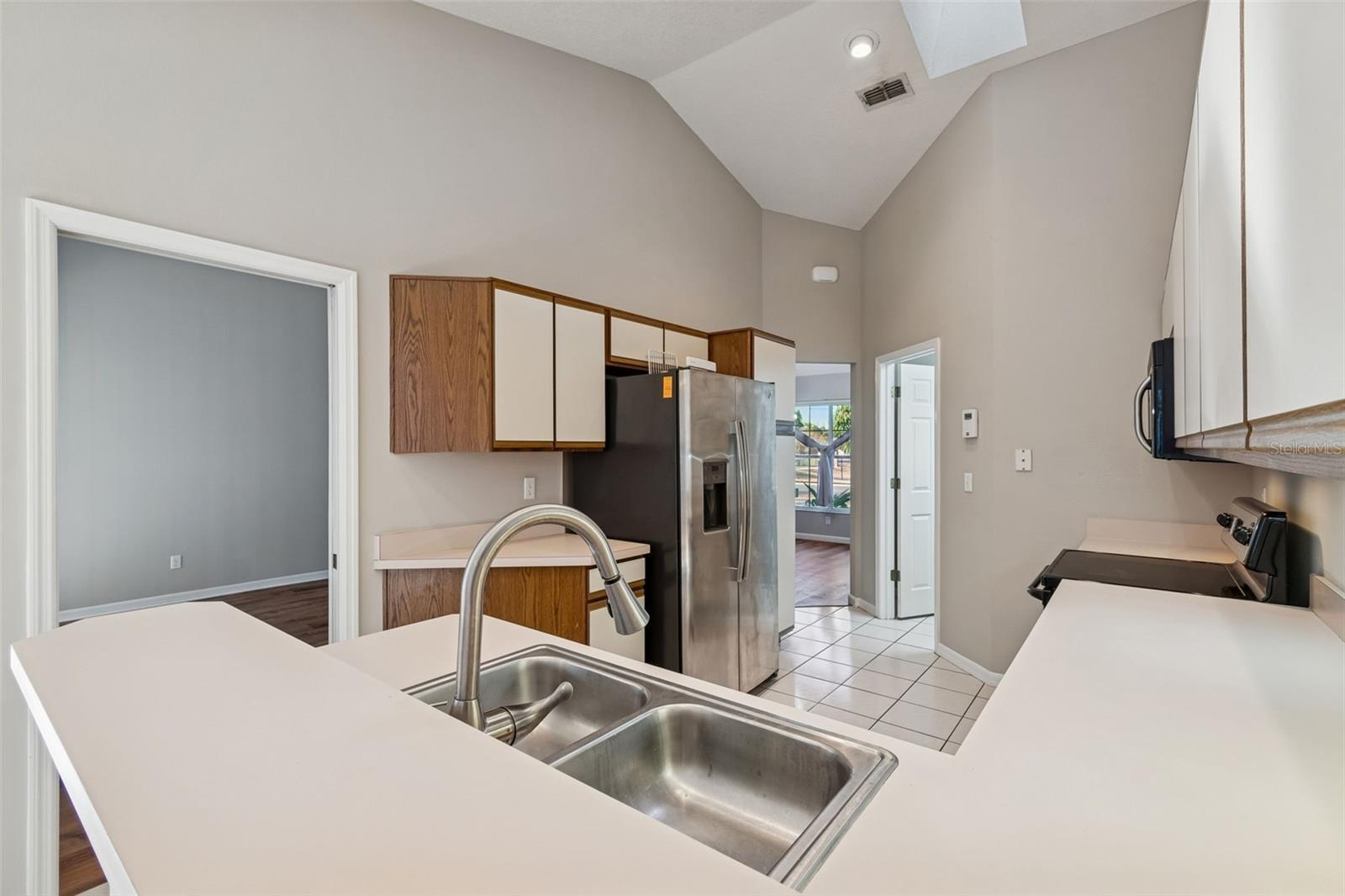 Image 37 of 79 For 377 Wood Chuck Avenue