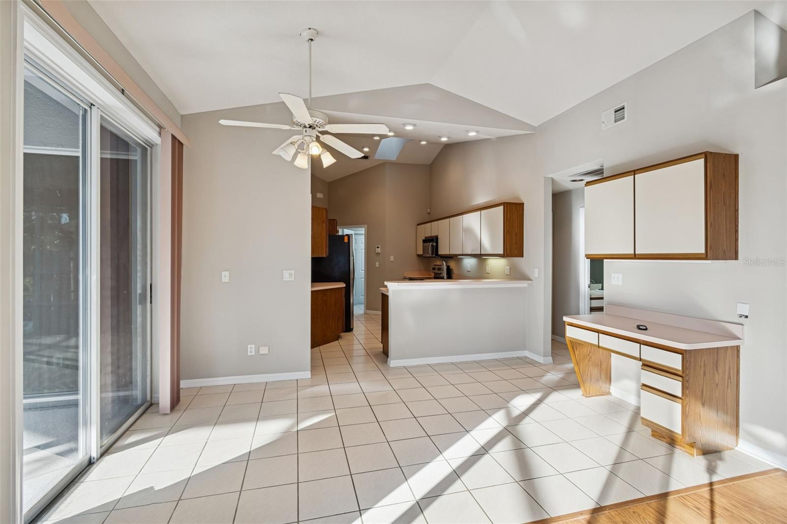 Image 41 of 79 For 377 Wood Chuck Avenue